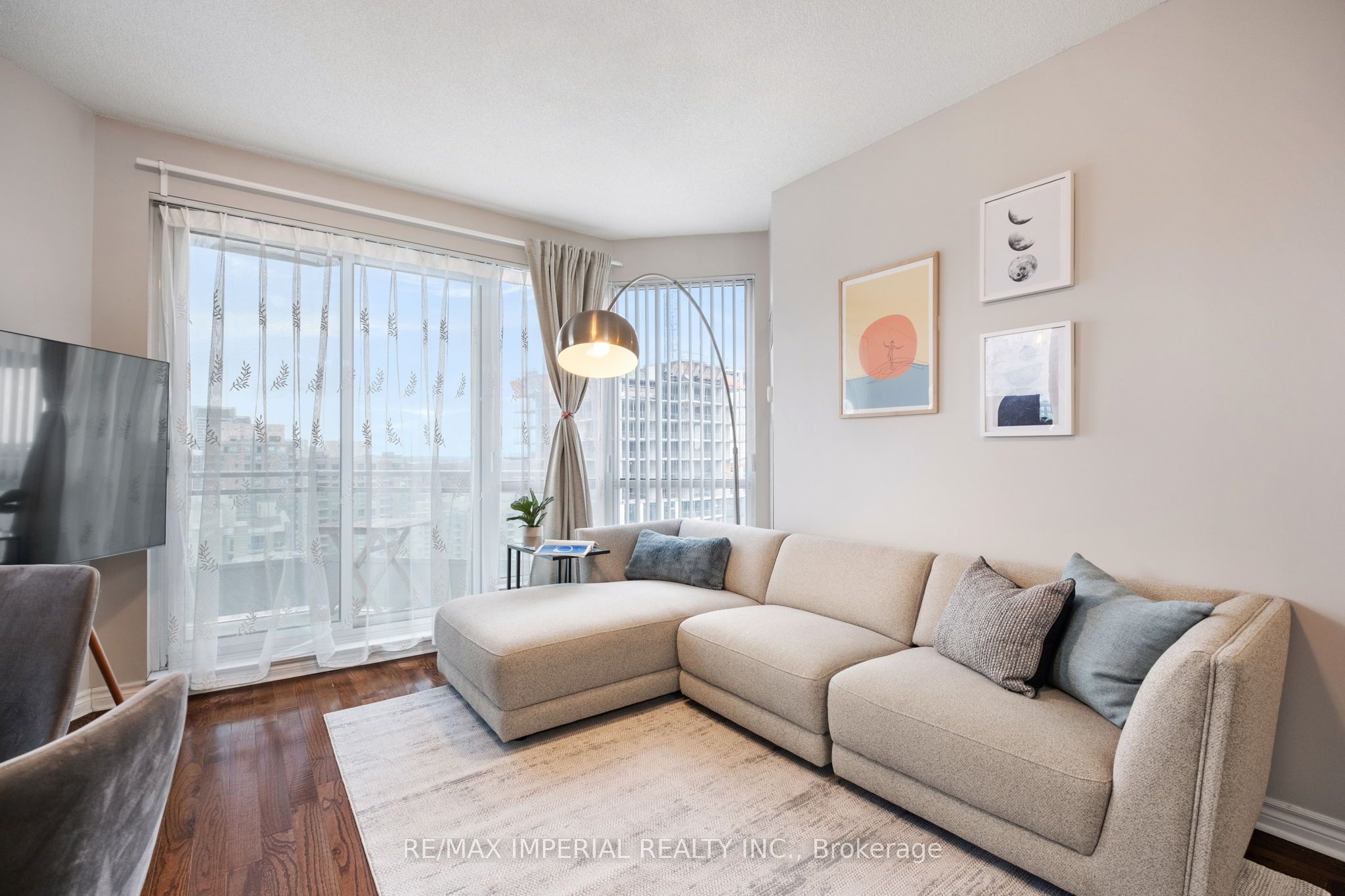 18 Holmes Avenue, #2210
