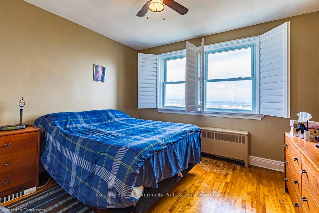 2 Bedrooms Co-op at 5 East 36th,  Hamilton For sale