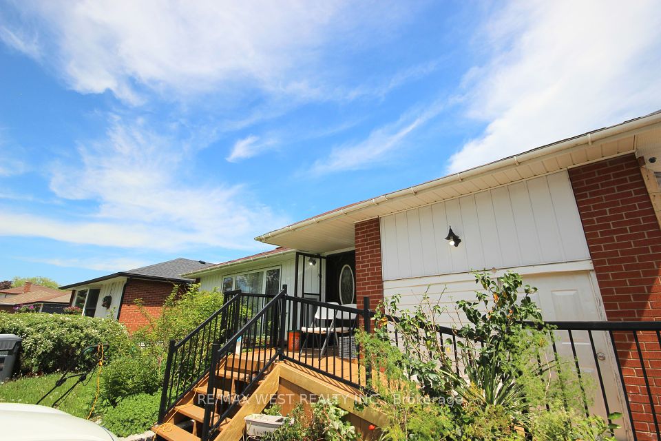103 Dearbourne