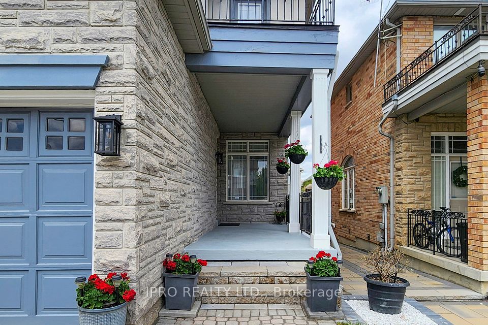 4 Copperstone Crescent, Richmond Hill, ON L4S 2C4