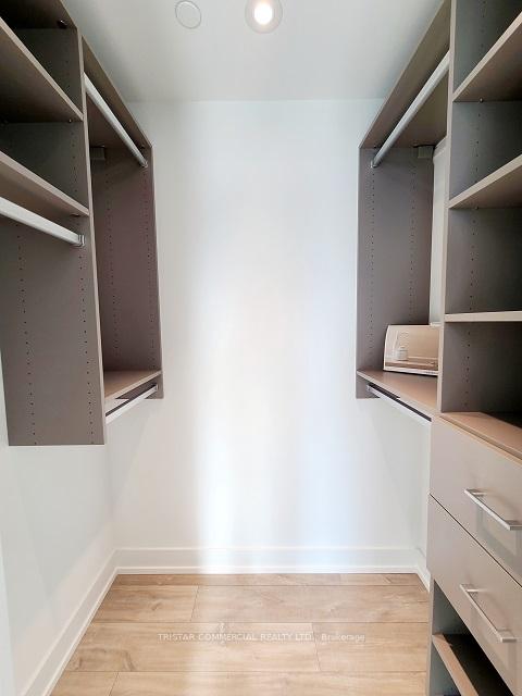 2 Bedrooms Condo at 30 Inn on the Park,  Toronto For sale