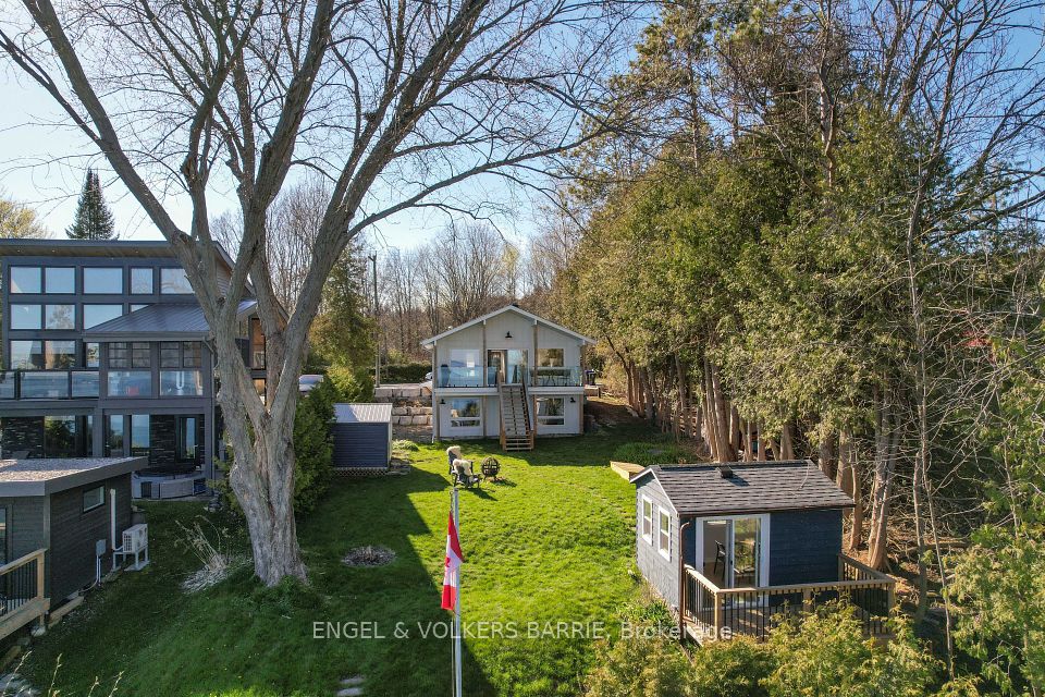 2371 Lakeshore Road, Oro-Medonte, ON L0L 1T0