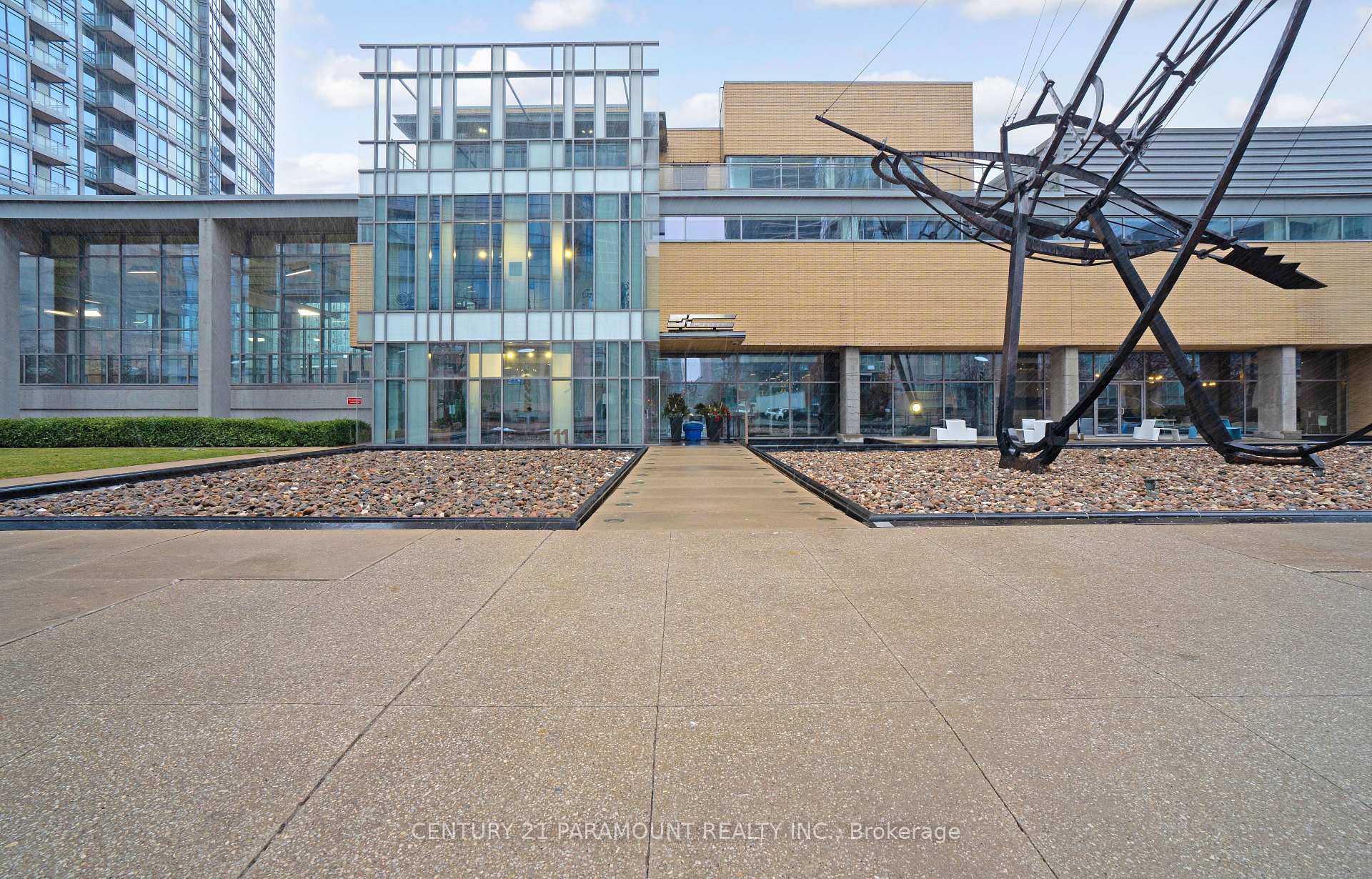 1 Bedroom Condo at 5 Mariner,  Toronto For sale