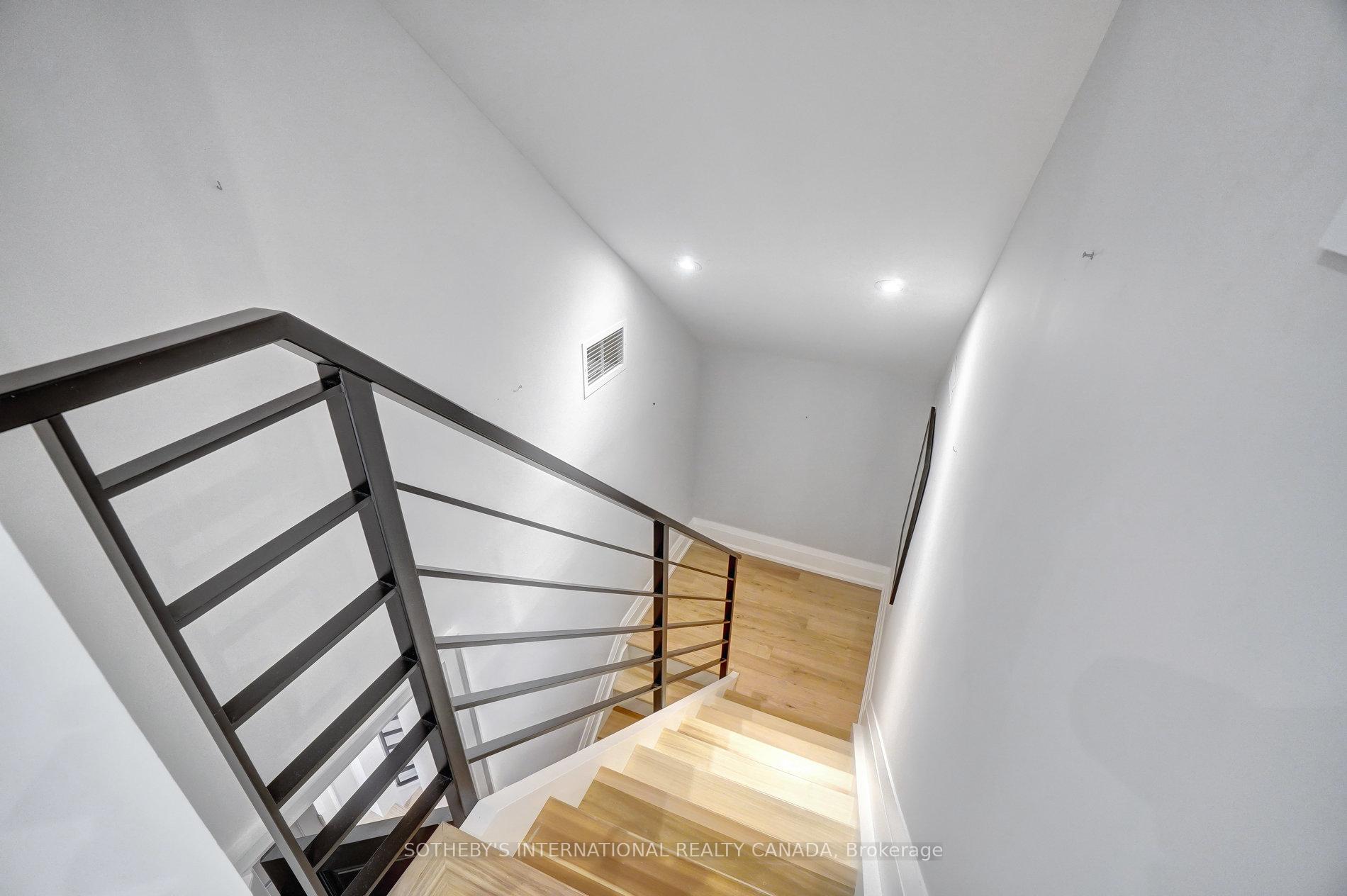Photo of #Upper - 461 Oriole Parkway, Toronto, ON M5P 2H9