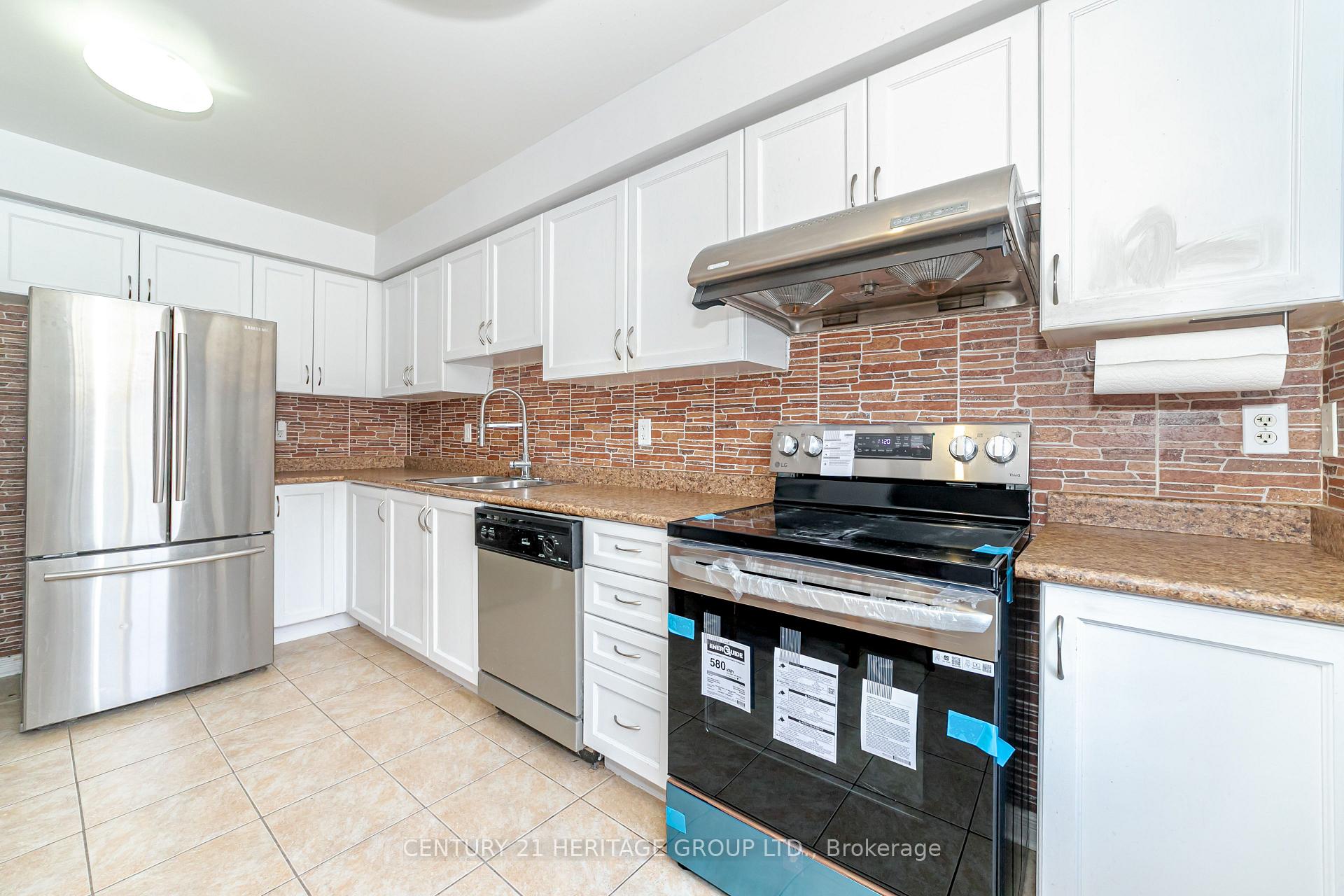 4 Bedrooms Condo at 2780 Eglinton, Toronto For sale
