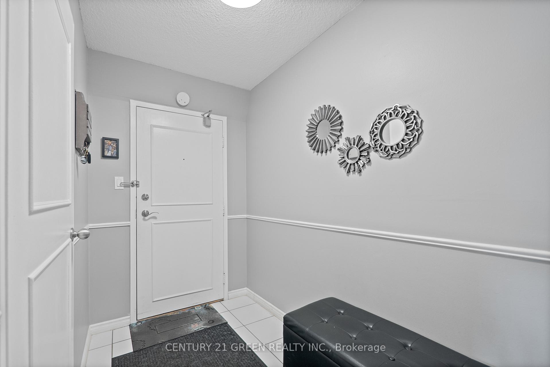 4 Bedrooms Condo at 1300 Mississauga Valleys, Mississauga For sale