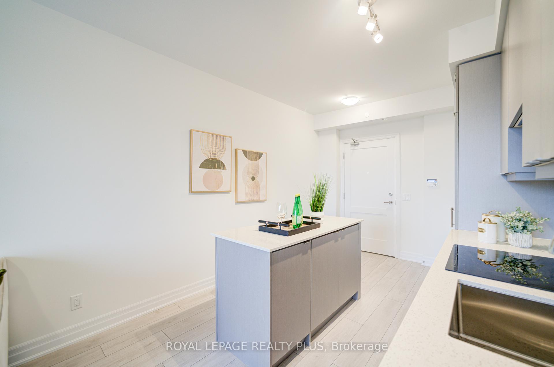 2 Bedrooms Condo at 30 Elm, Mississauga For sale