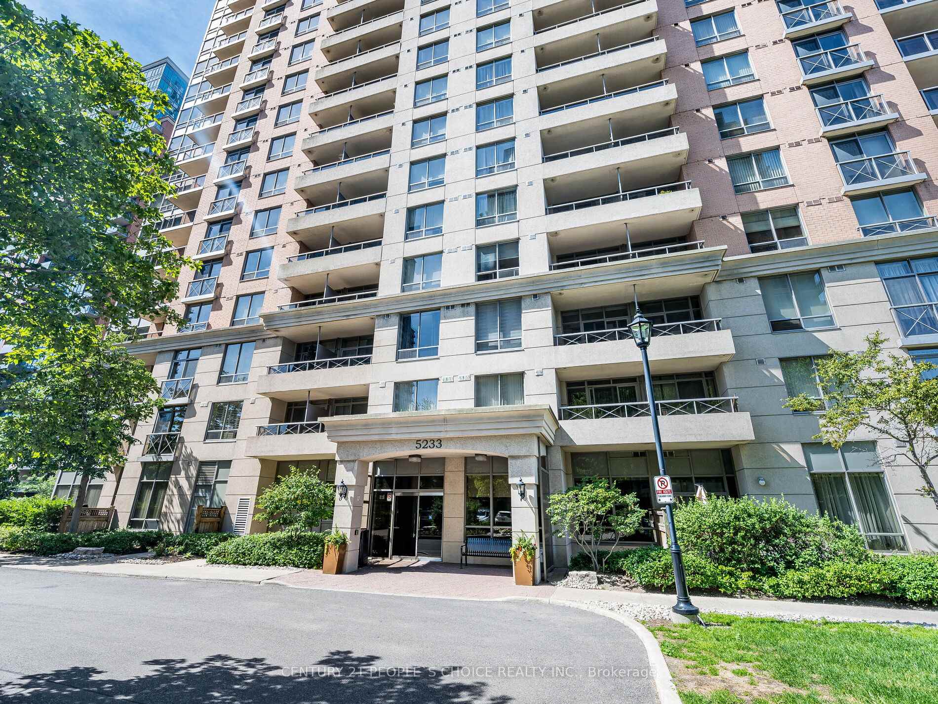 3 Bedrooms Condo at 5233 Dundas, Toronto For sale