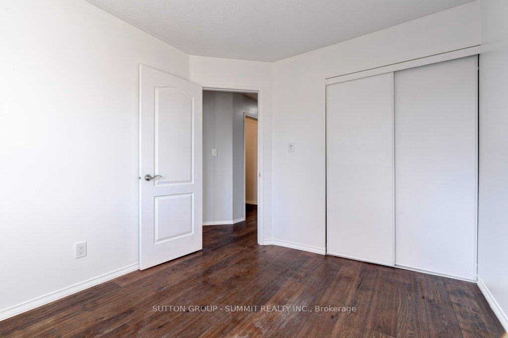 3 Bedrooms Condo at 1489 Heritage,  Oakville For sale