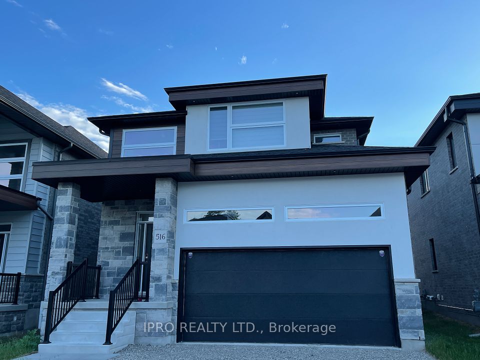 516 Doonwoods Crescent