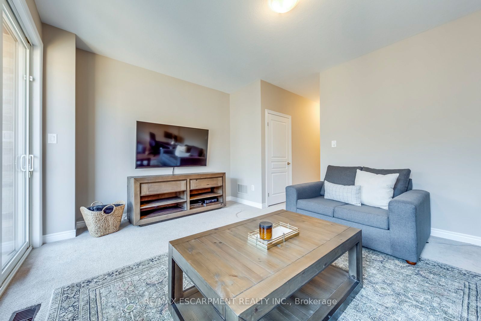 386 Belcourt Common