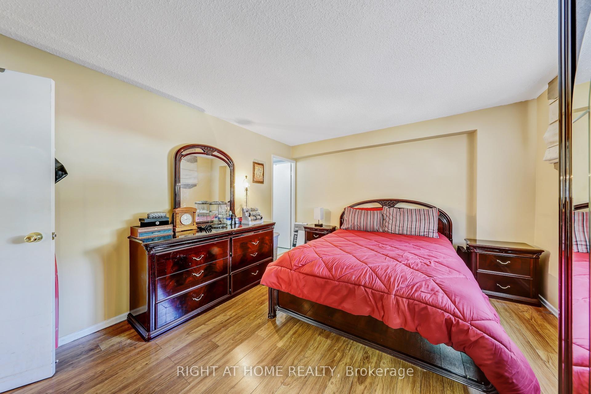 3 Bedrooms Condo at 1665 Victoria Park, Toronto For sale