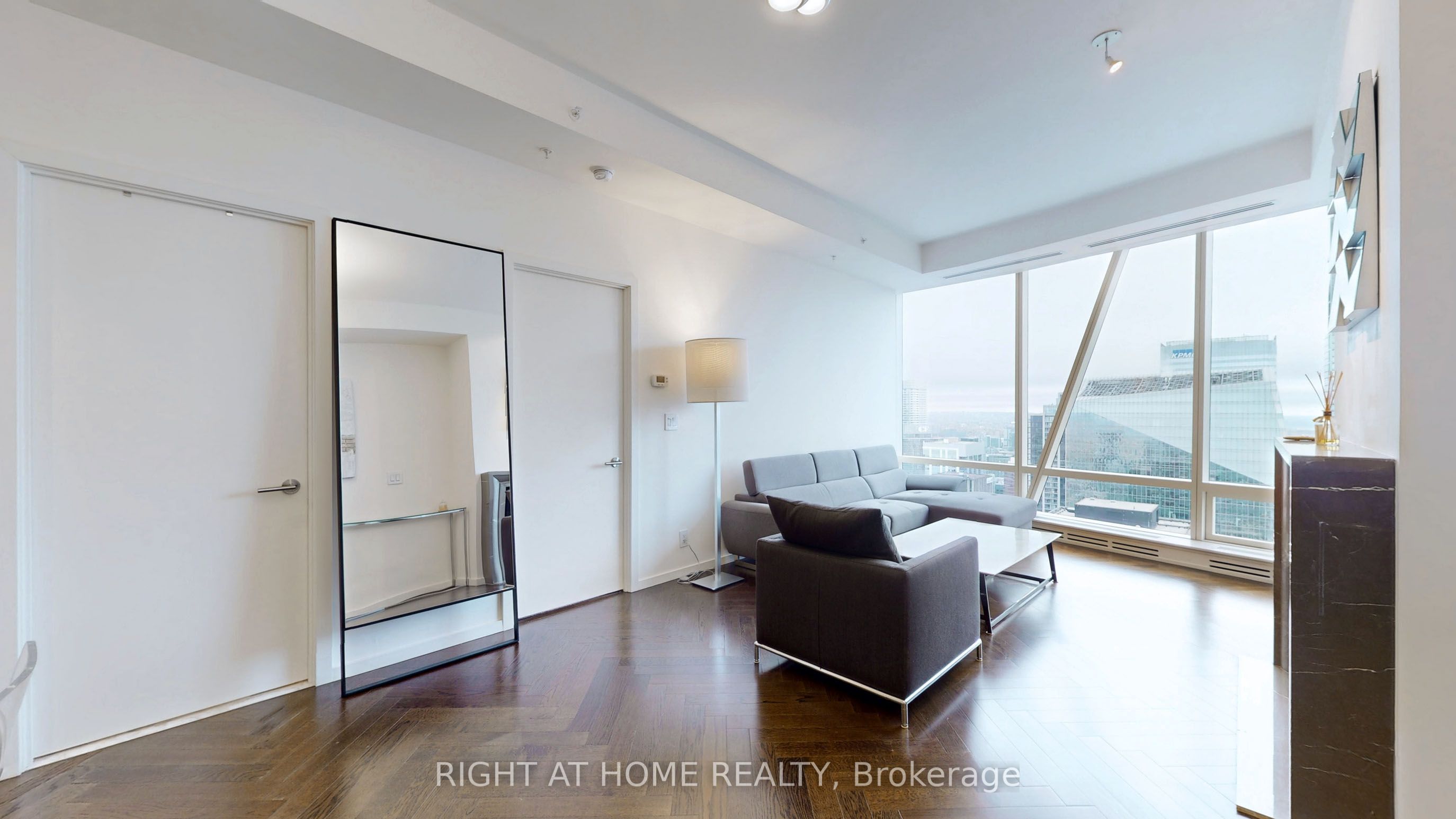 180 University Avenue, #5607
