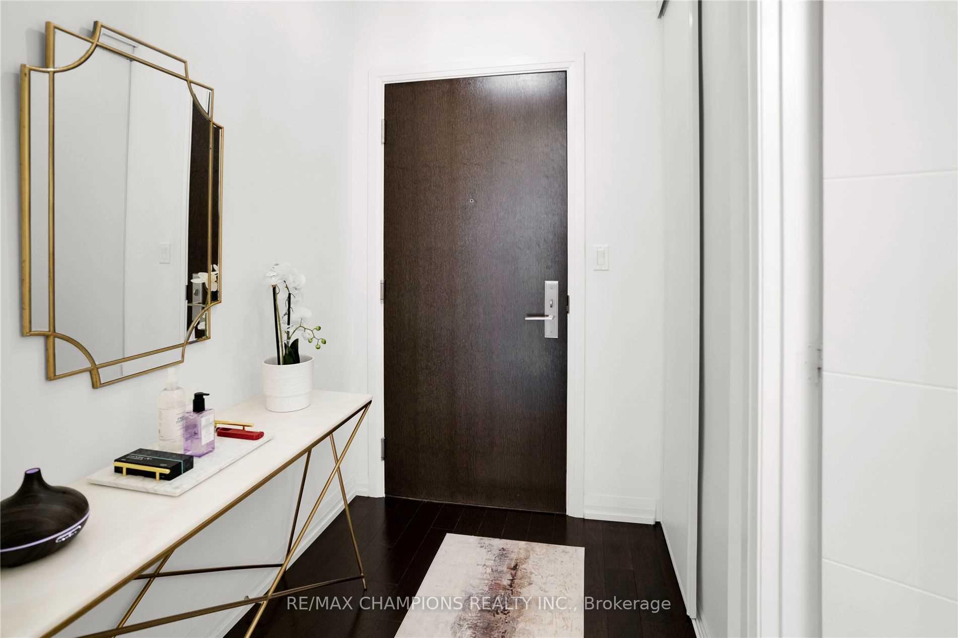 2 Bedrooms Condo at 460 Adelaide,  Toronto For sale
