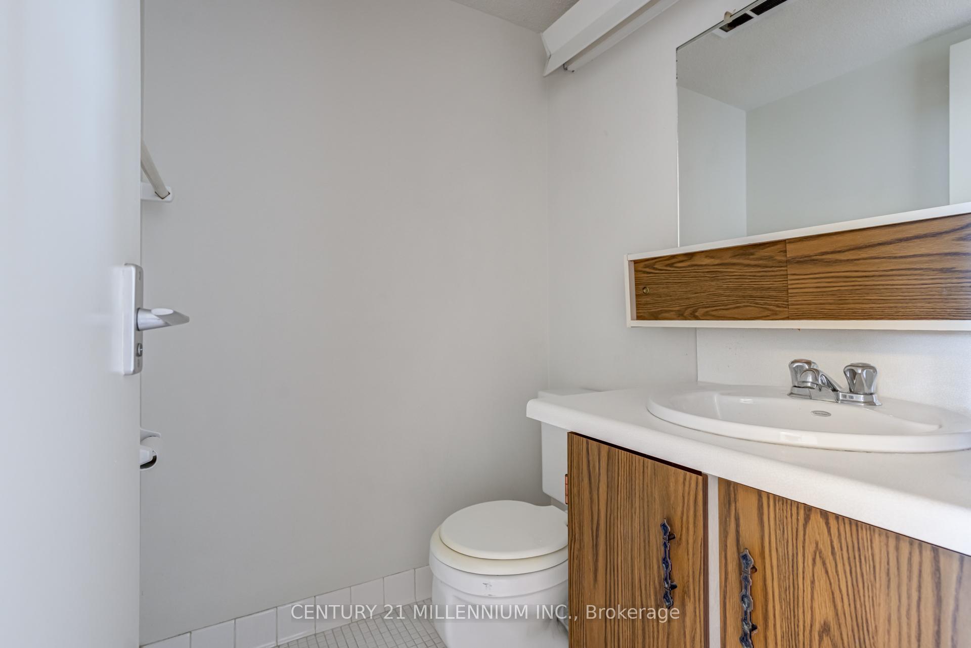 3 Bedrooms Condo at 5 Massey, Toronto For sale