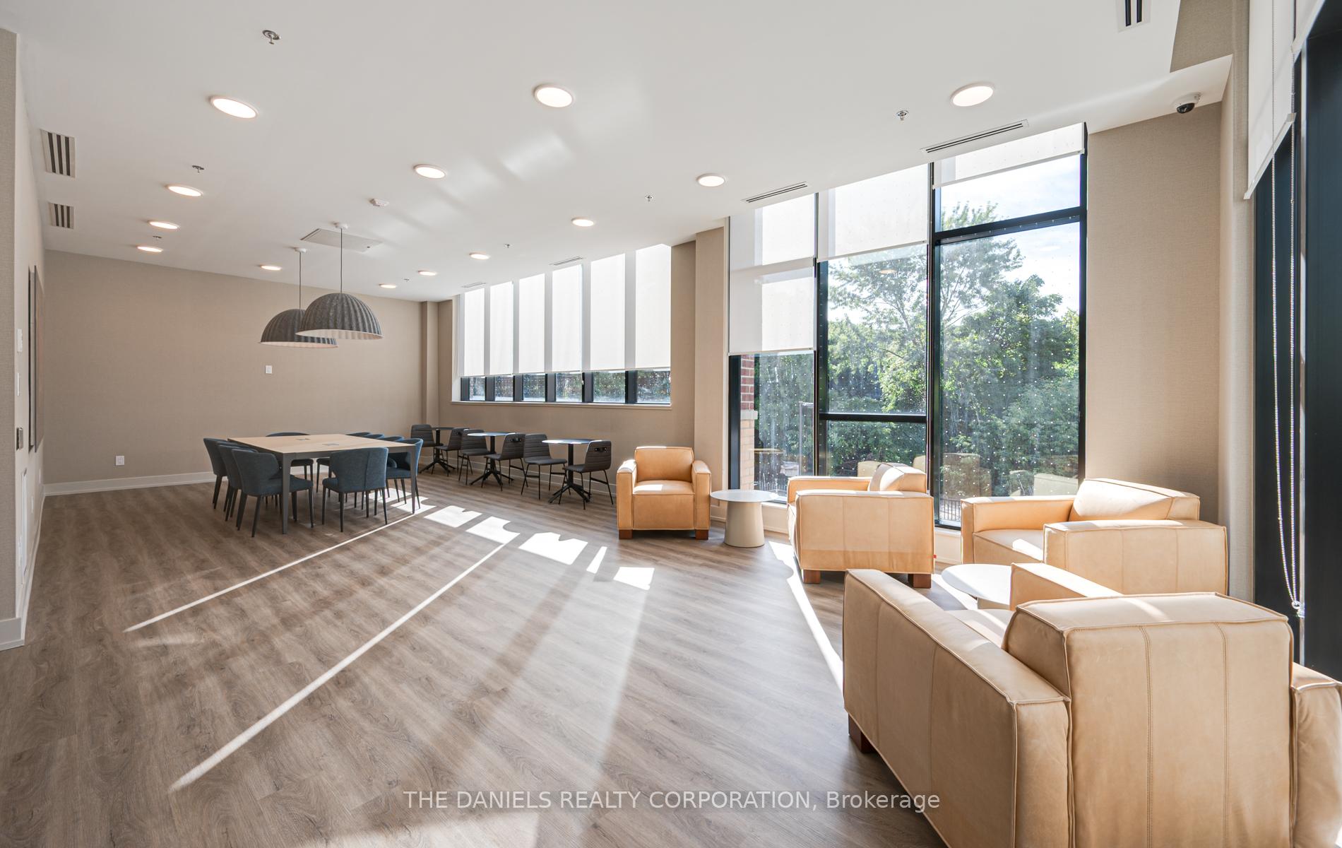 2 Bedrooms Condo at 165 Canon Jackson,  Toronto For sale
