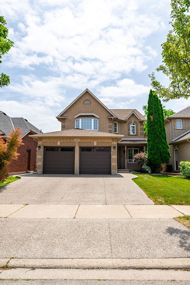 4102 Bianca Forest