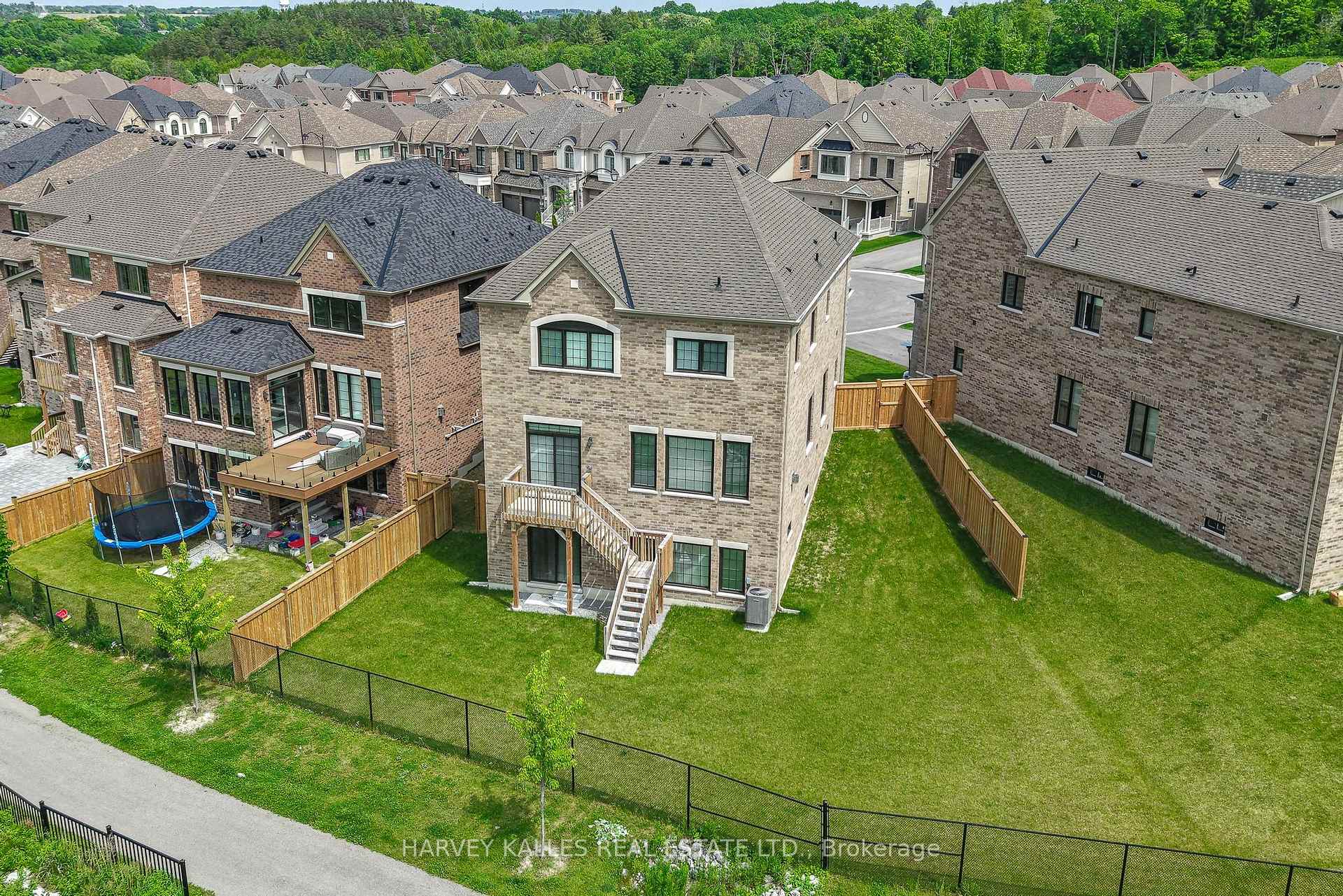 4 Meadow Vista Crescent