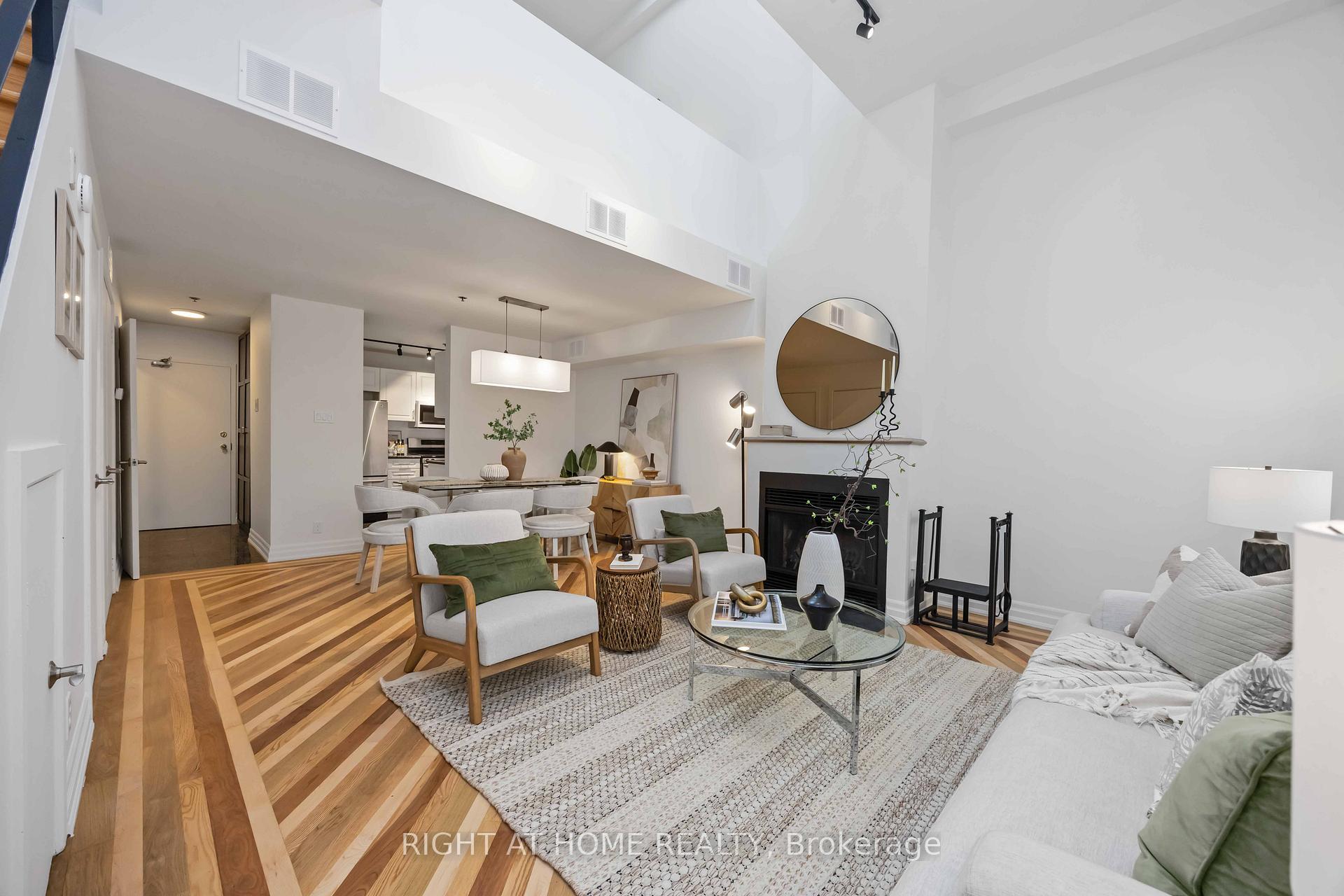 1 Bedroom Condo at 110 Hepbourne, Toronto For sale