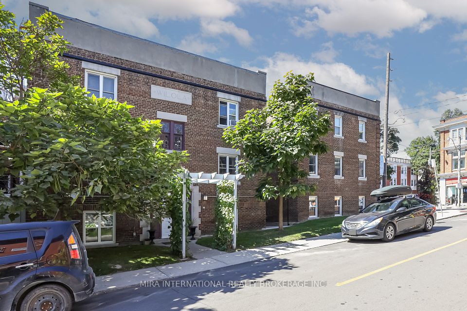 98 Leuty Avenue