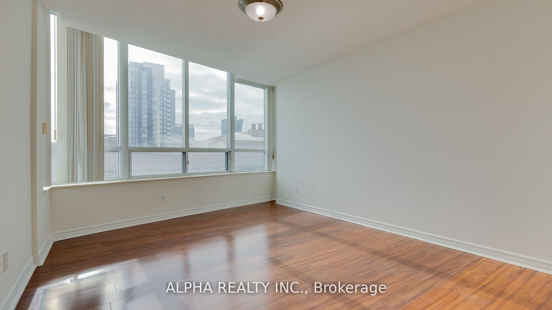 2 Bedrooms Condo at 18 Spring Garden, Toronto For sale