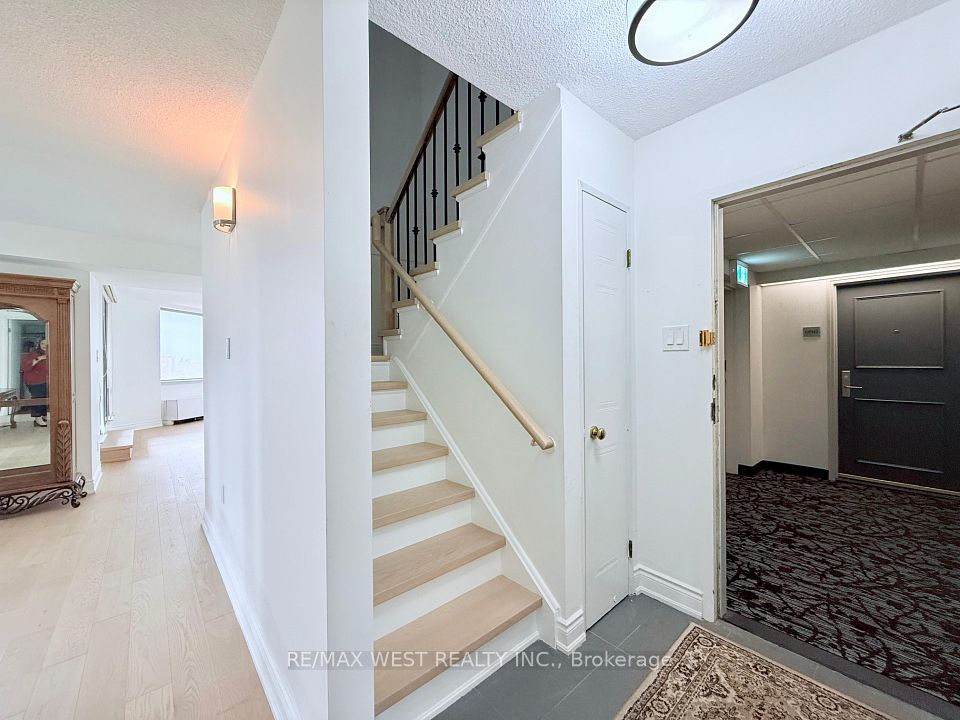 25 Fairview
