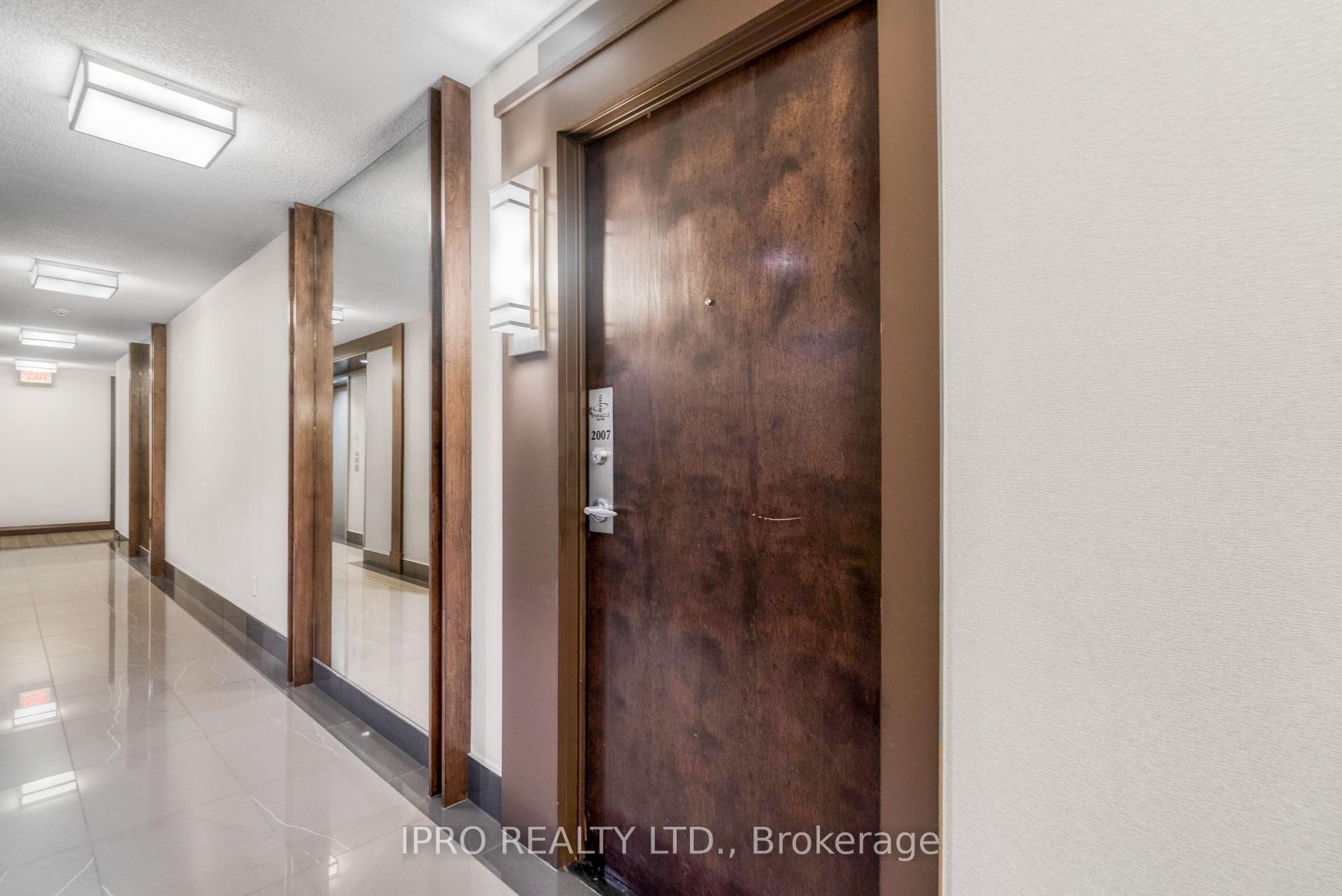 2 Bedrooms Condo at 16 Yonge, Toronto For sale
