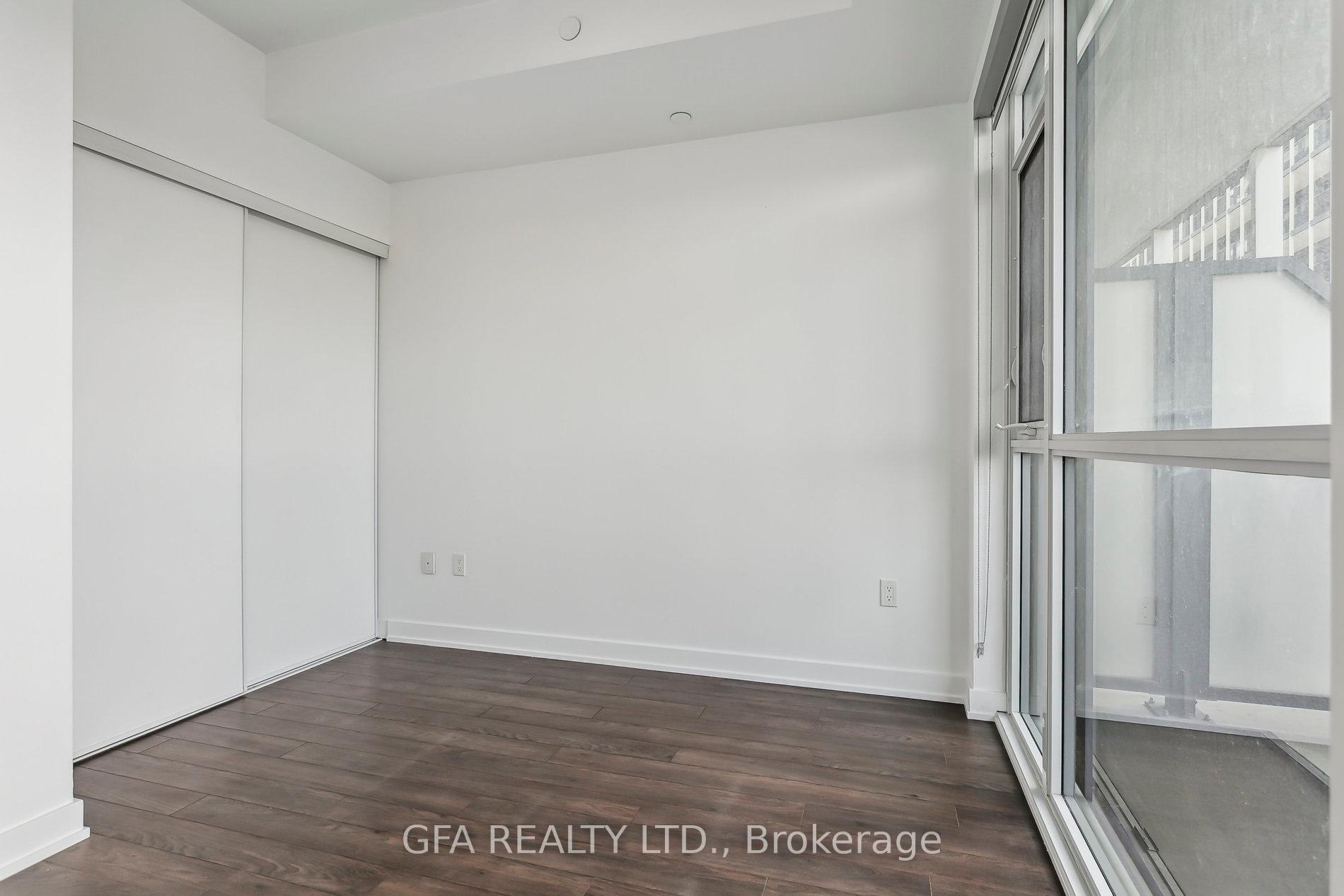 2 Bedrooms Condo at 30 Ordnance, Toronto For sale