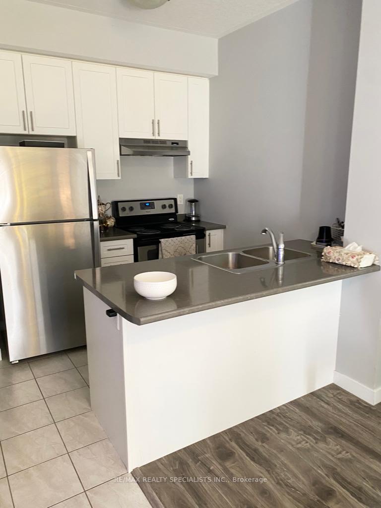 1 Bedroom Condo at 35 Southshore,  Hamilton For sale