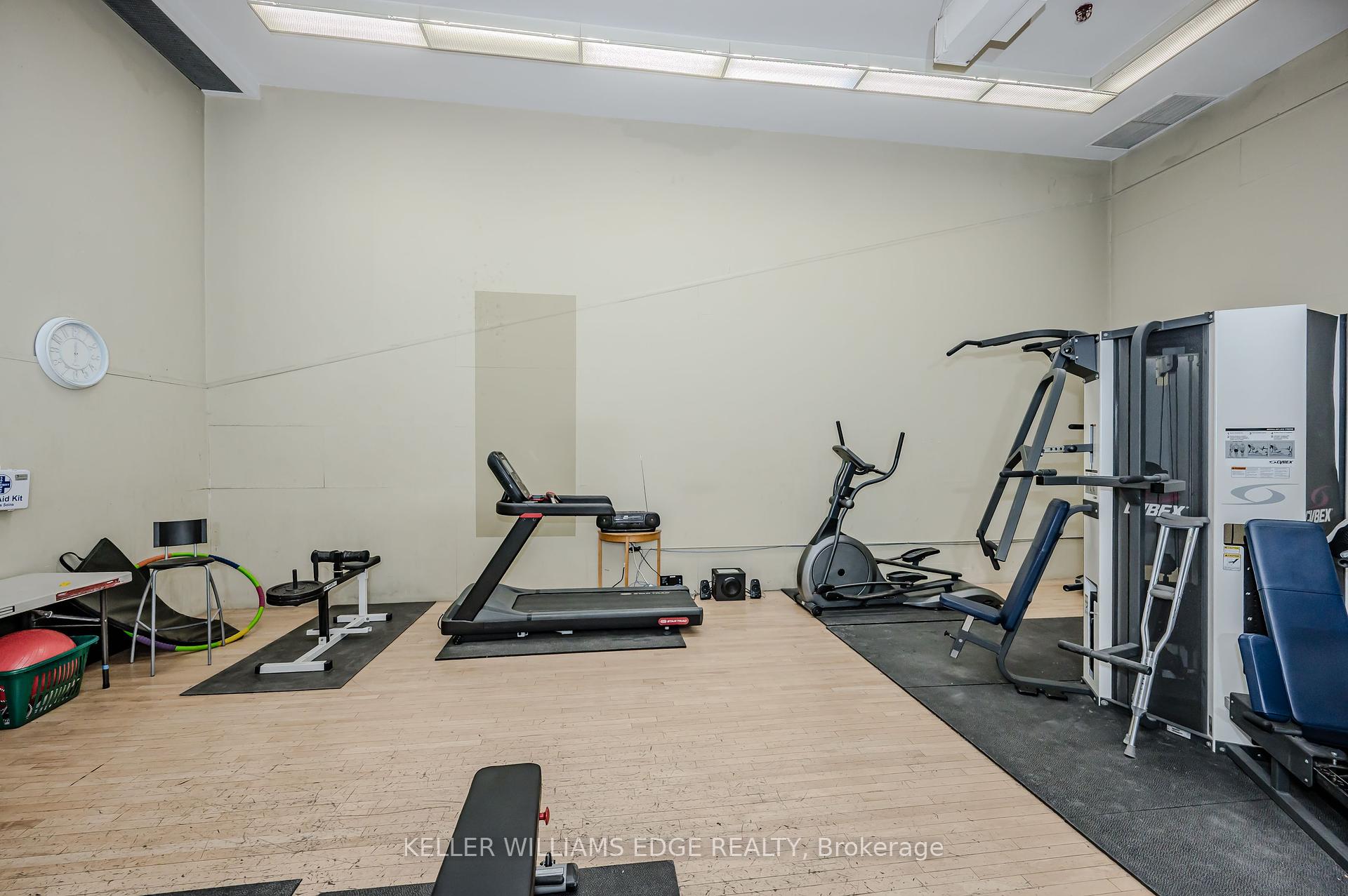 3 Bedrooms Condo at 1000 Cedarglen, Mississauga For sale