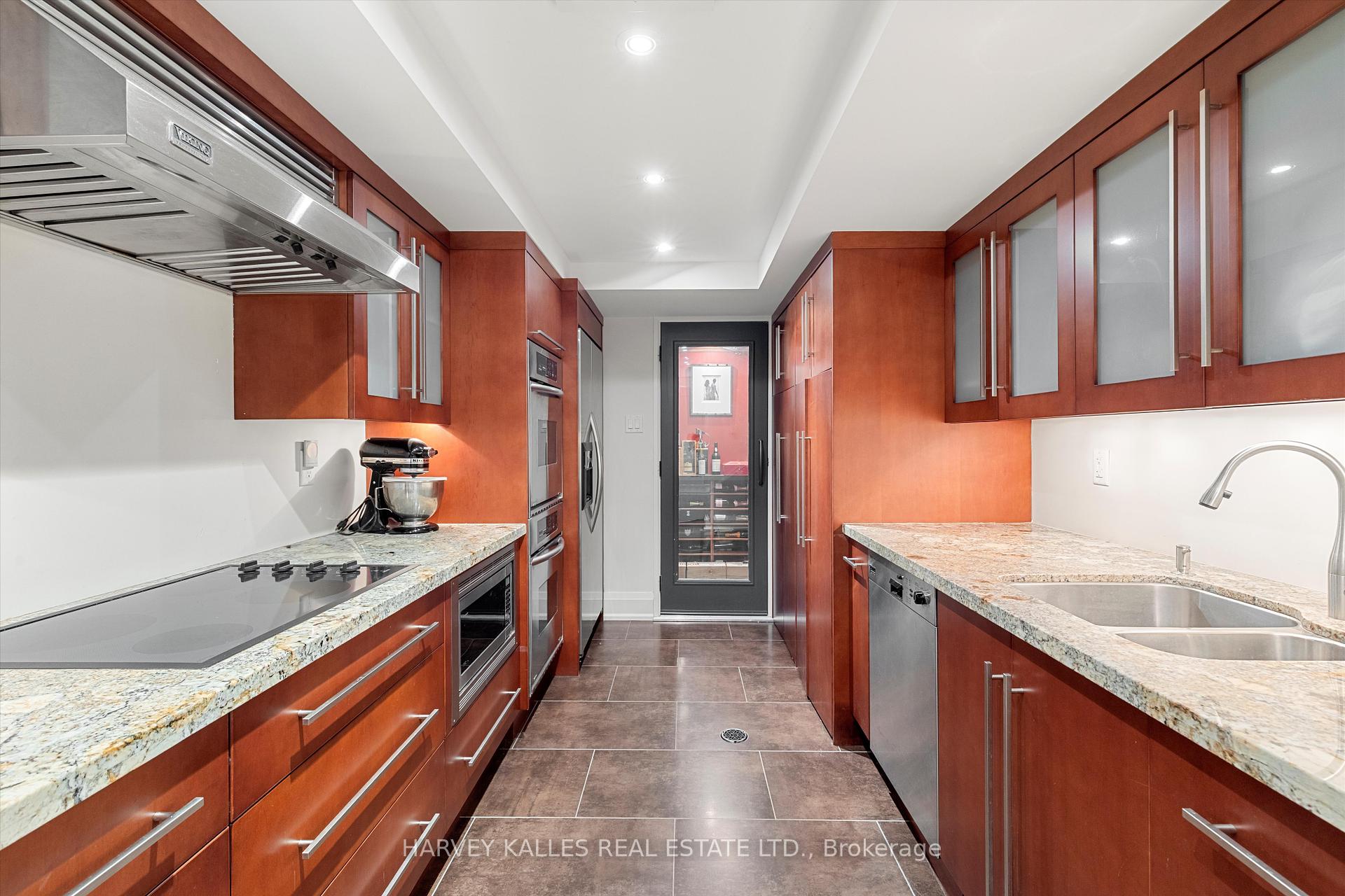 84 Oriole Road