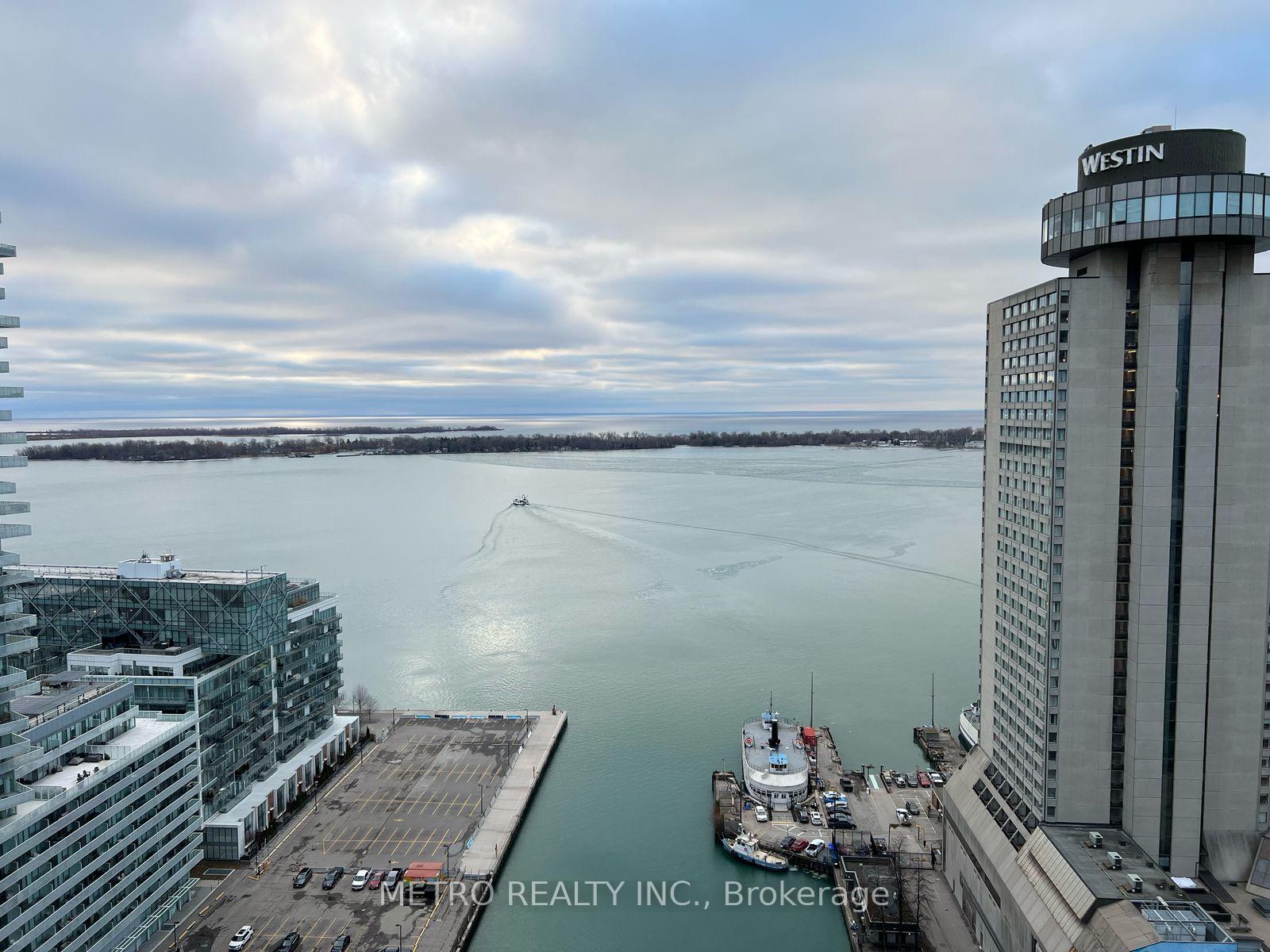 2 Bedrooms Condo at 10 Yonge, Toronto For sale