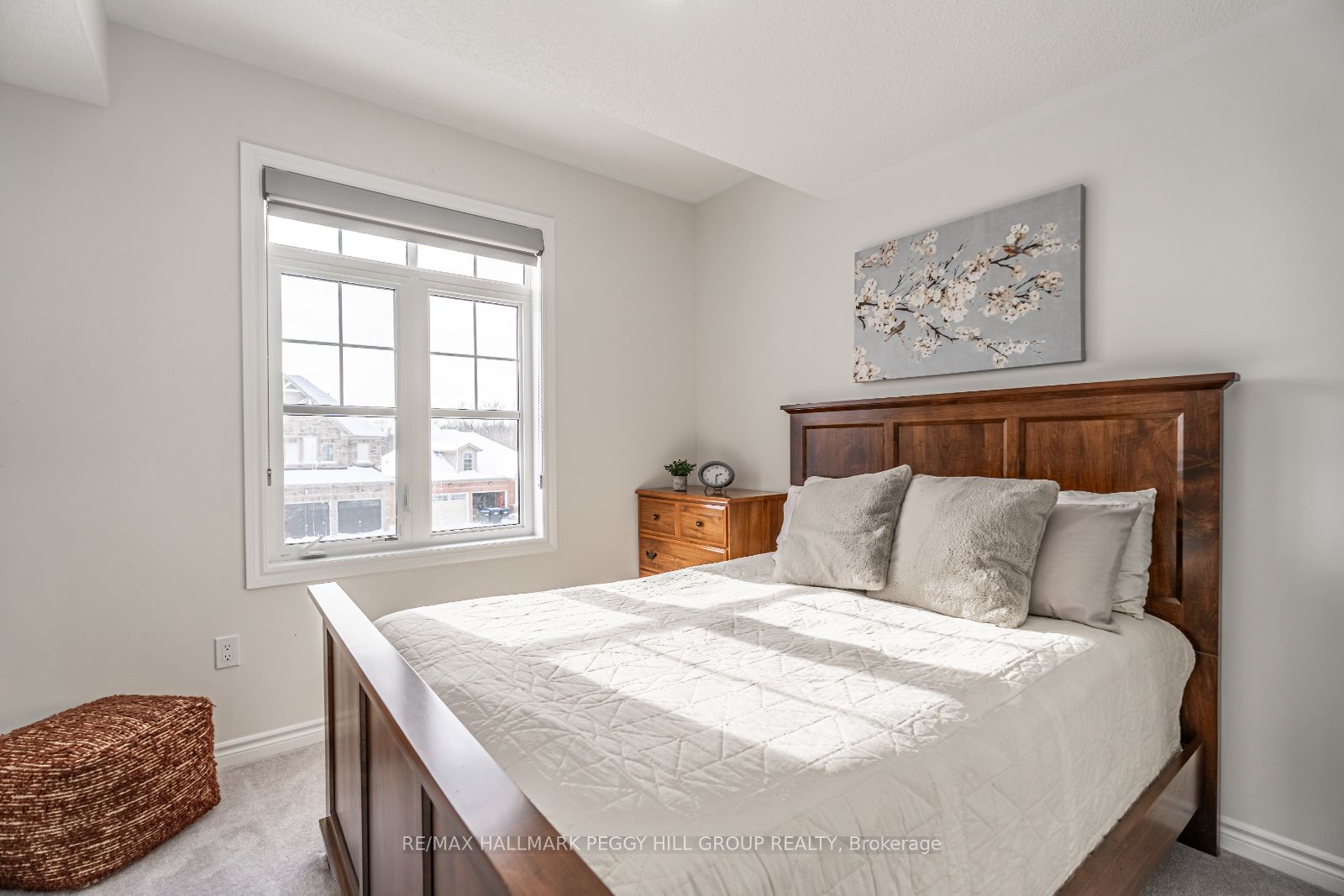 156 Gold Park Gate, Essa, ON L0M 1B4