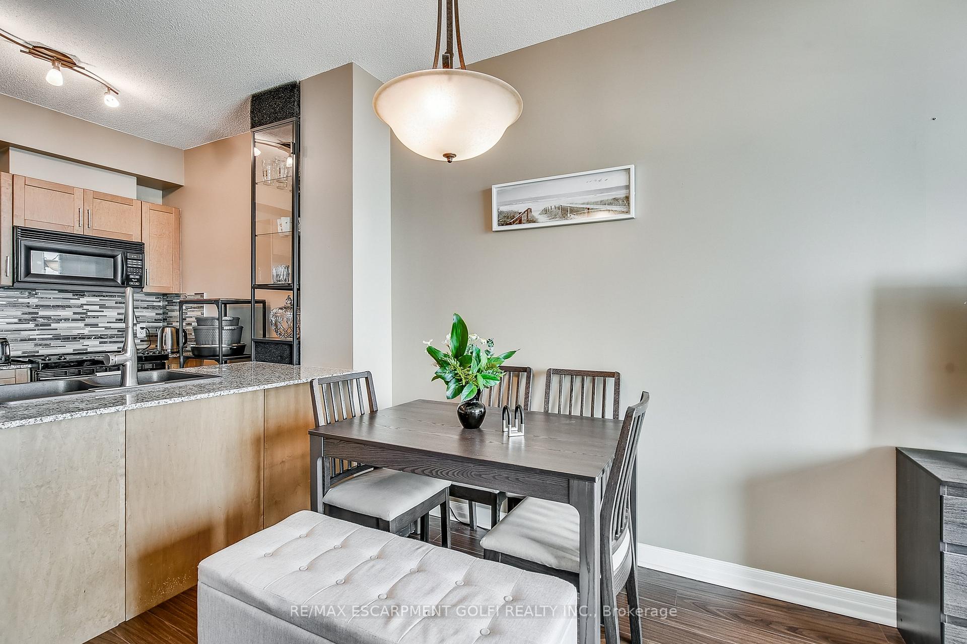 1 Bedroom Condo at 1359 Rathburn, Mississauga For sale