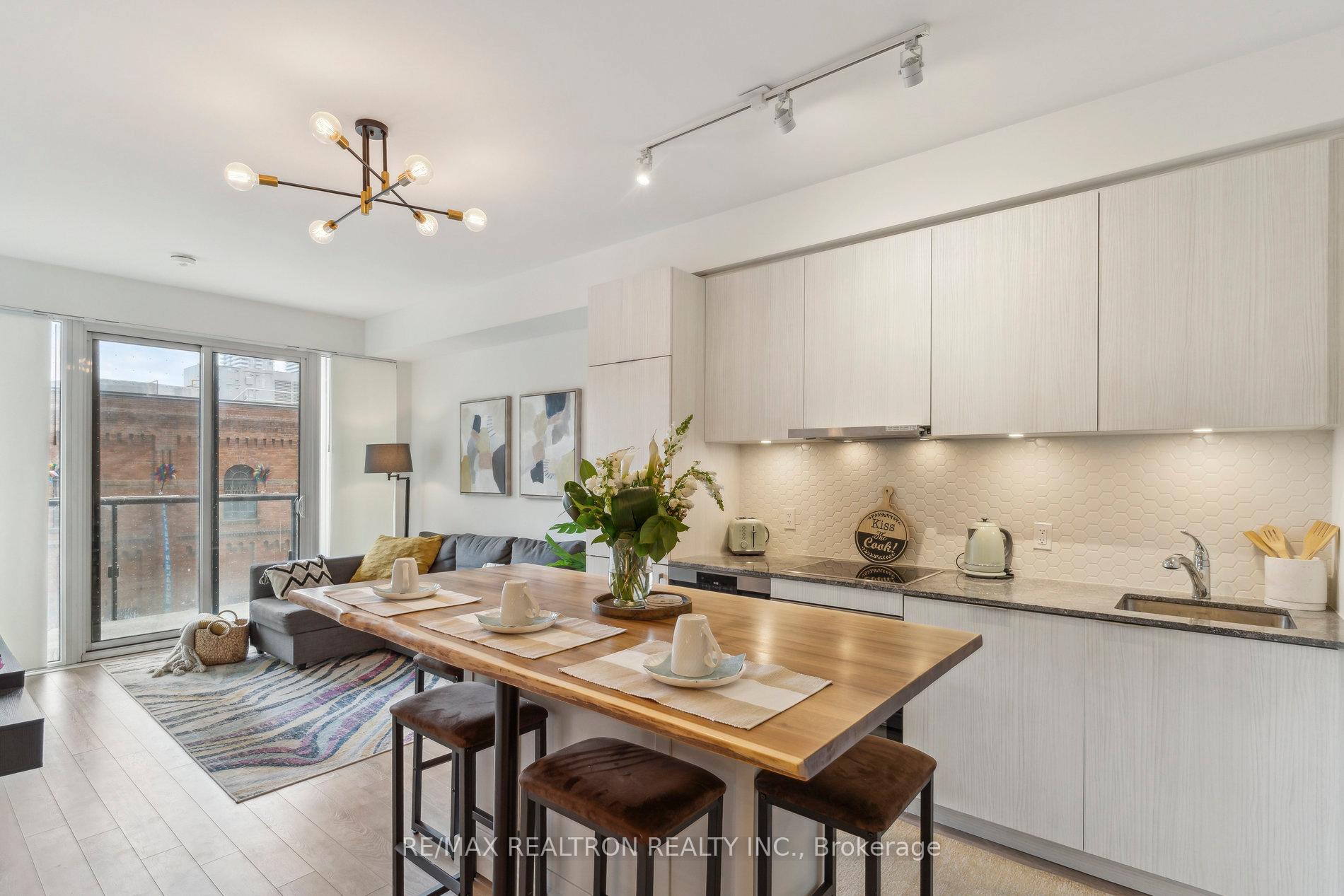 2 Bedrooms Condo at 158 Front, Toronto For sale