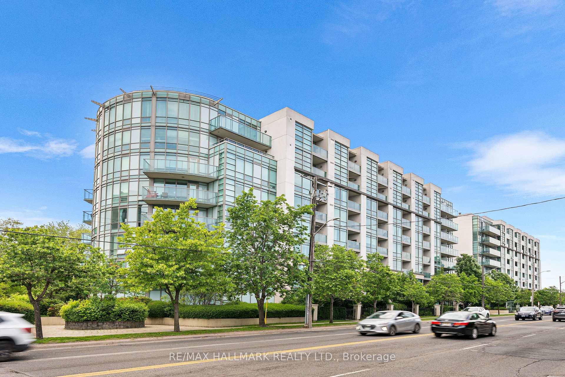 2 Bedrooms Condo at 3830 Bathurst, Toronto For sale