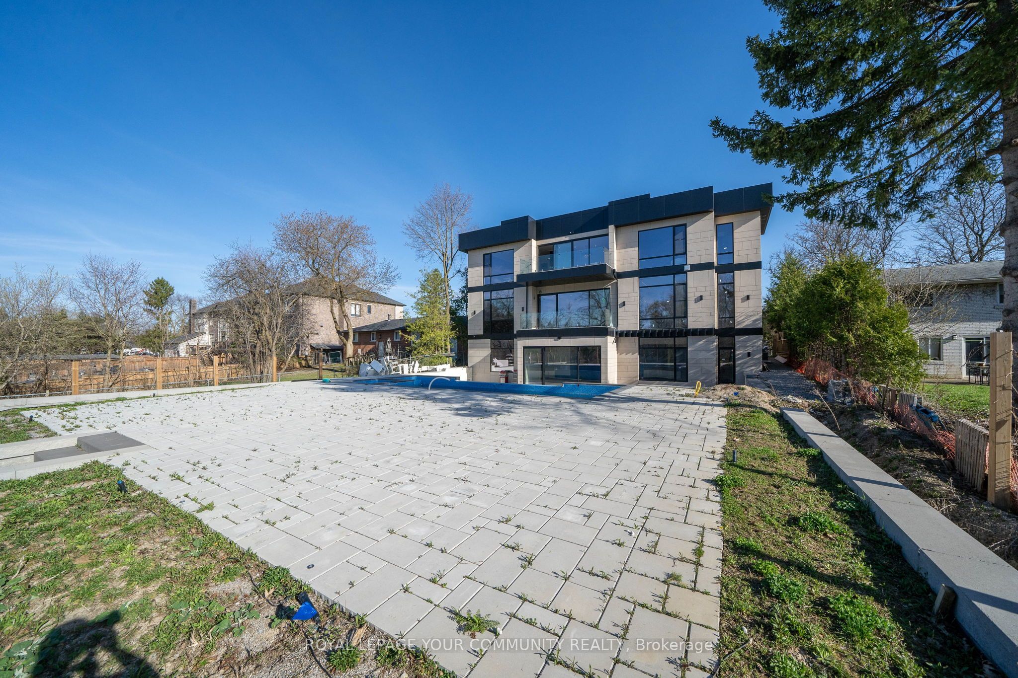 8 Poplar Drive