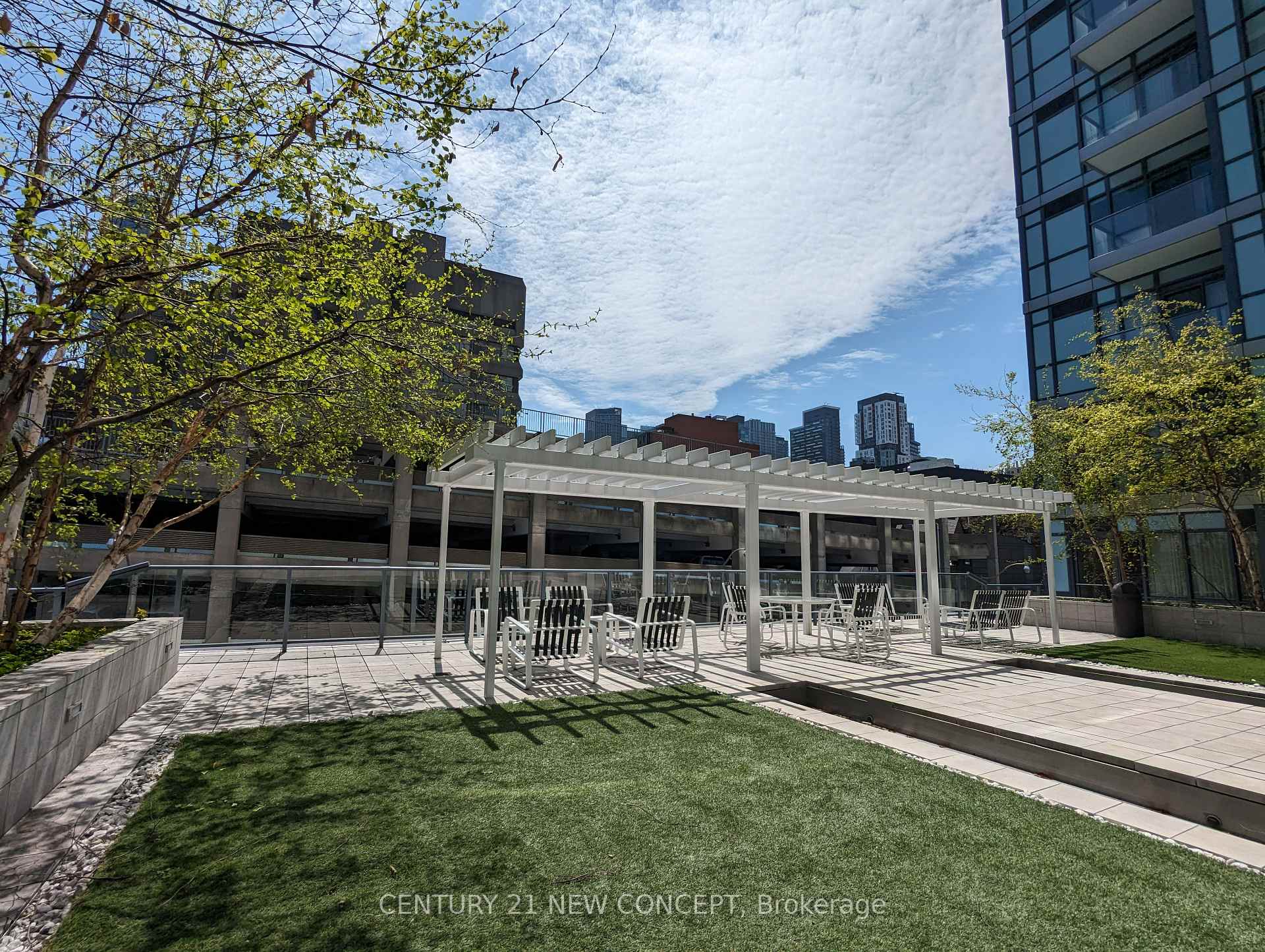 1 Bedroom Condo at 210 Simcoe,  Toronto For sale