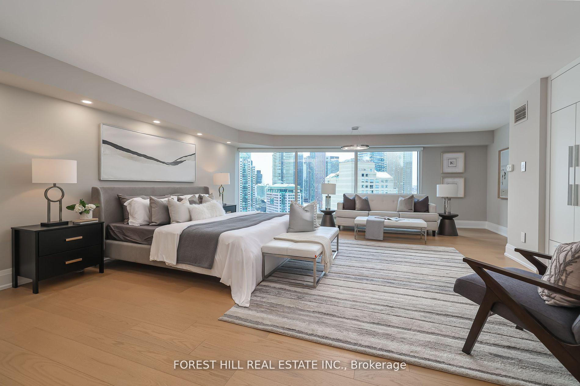 3 Bedrooms Condo at 33 University, Toronto For sale
