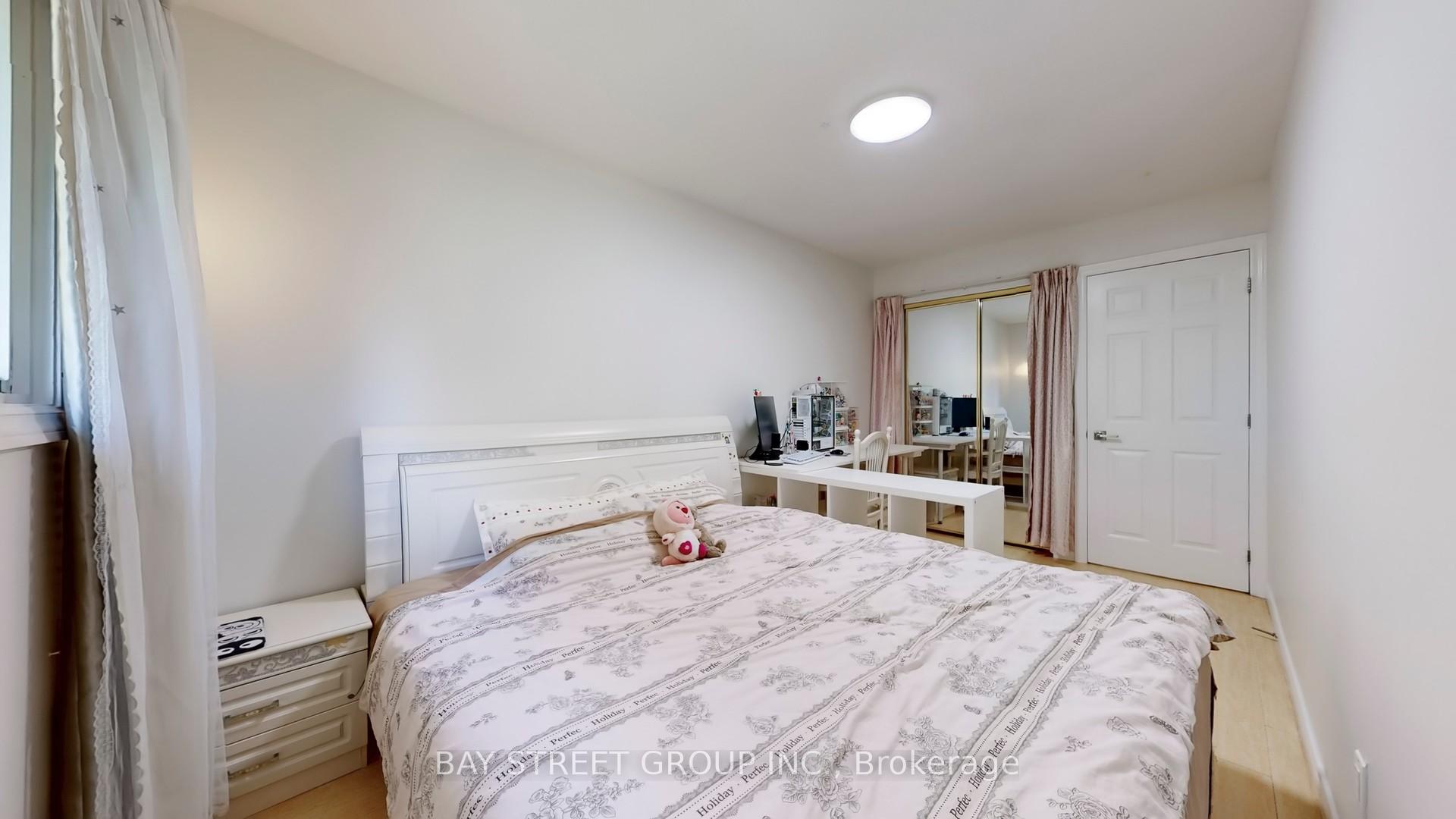 3 Bedrooms Condo at 99 Brimwood, Toronto For sale