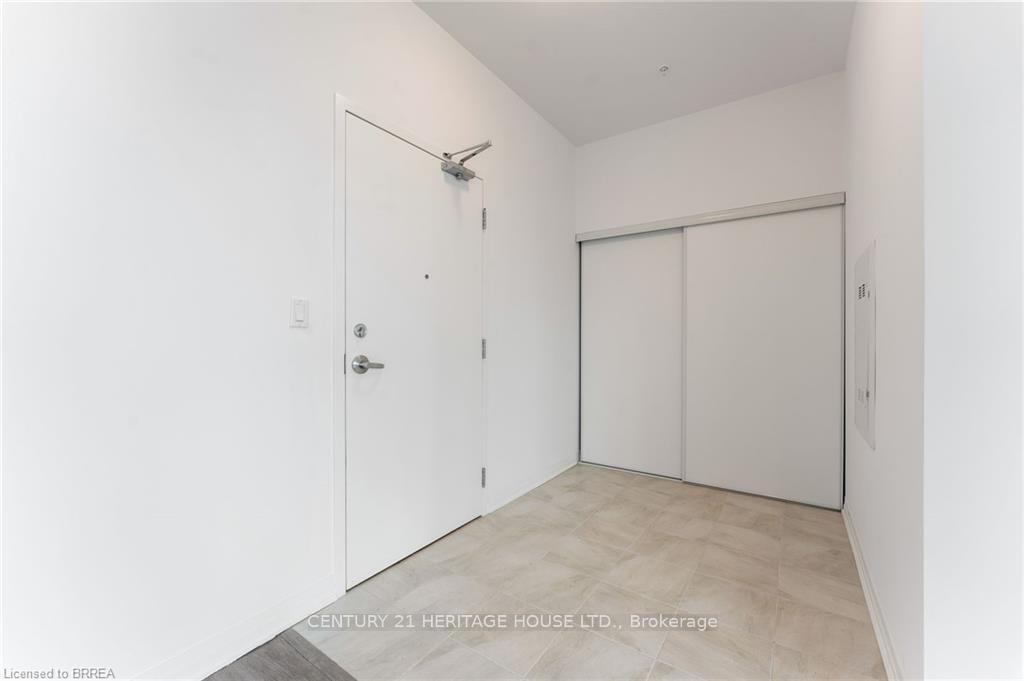 3 Bedrooms Condo at 5 Hamilton, Hamilton For sale