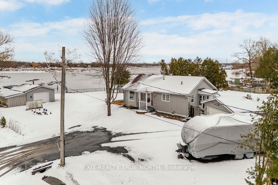 5 Hemlock Avenue, Tay, ON L0K 2C0