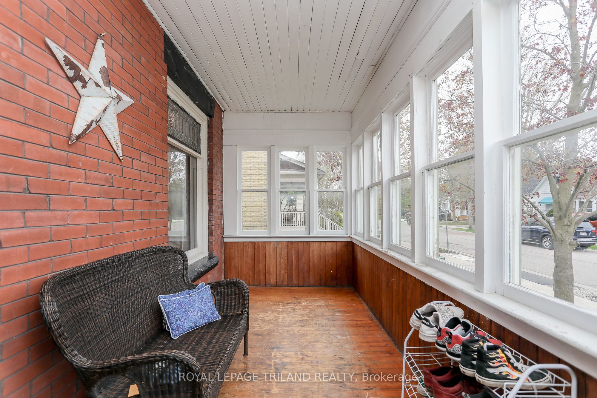 16 Maple Street