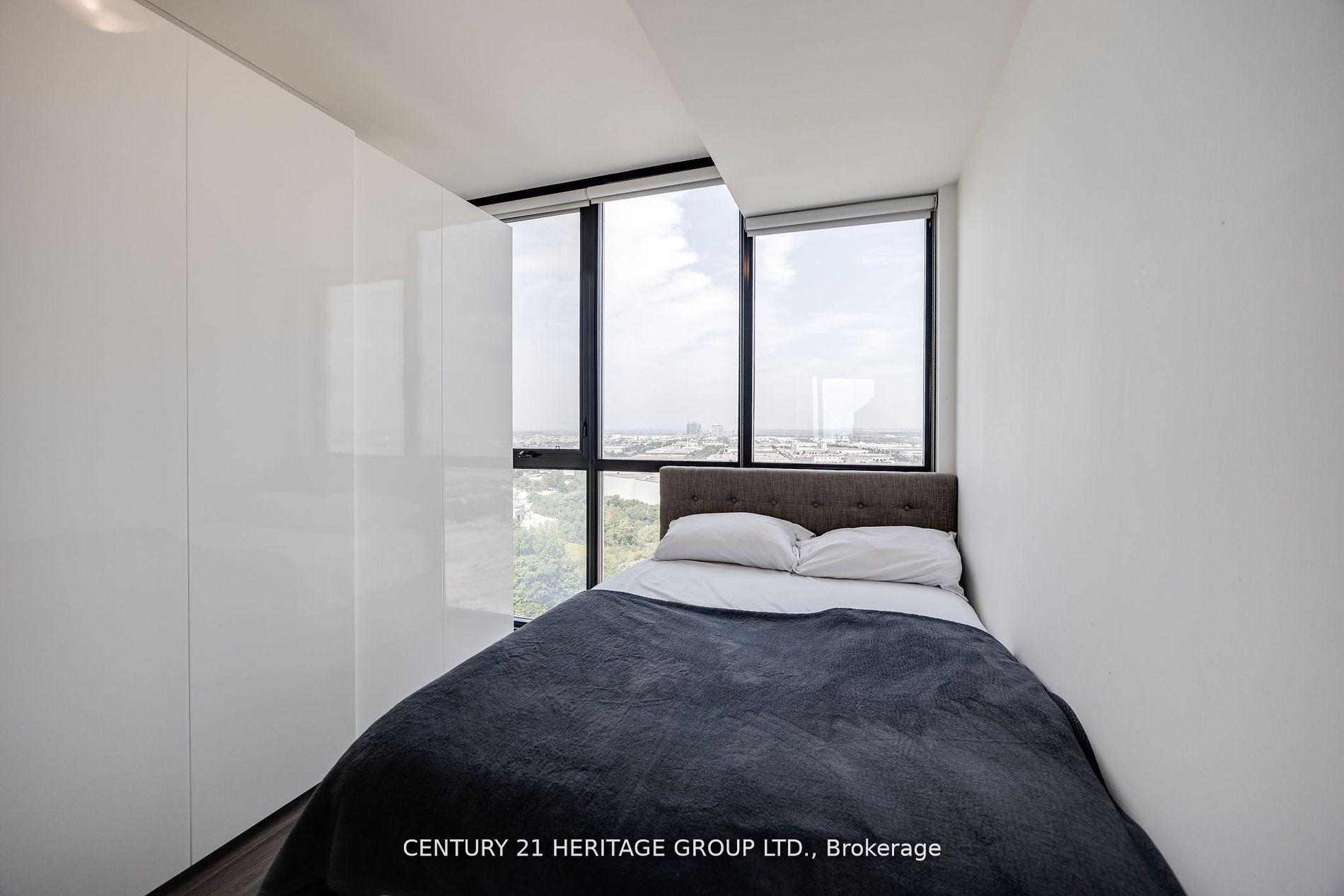 2 Bedrooms Condo at 2916 Highway 7, Vaughan For sale