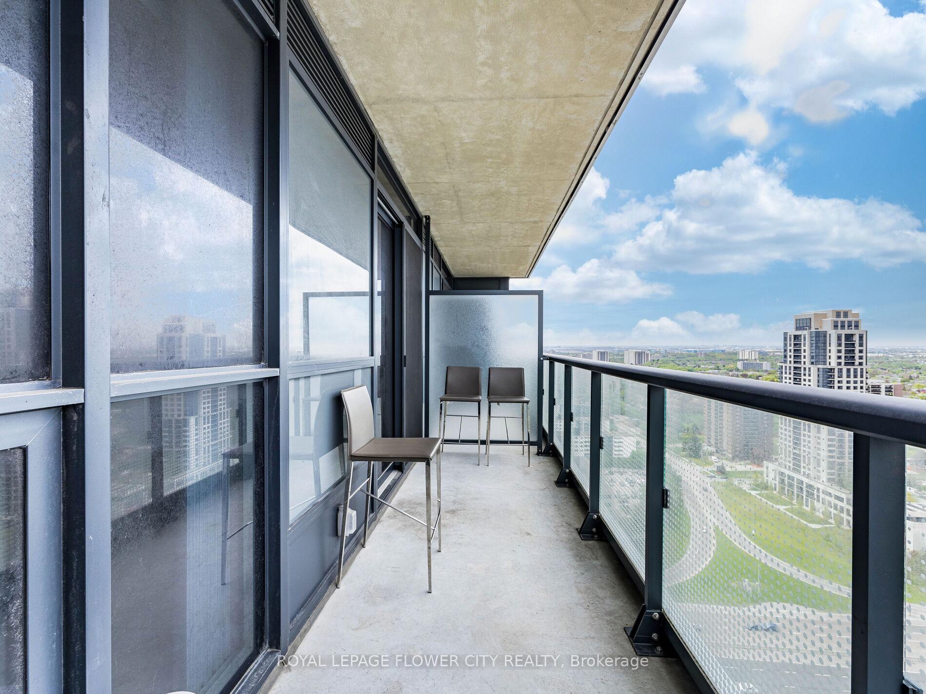 1 Bedroom Condo at 30 Gibbs, Toronto For sale