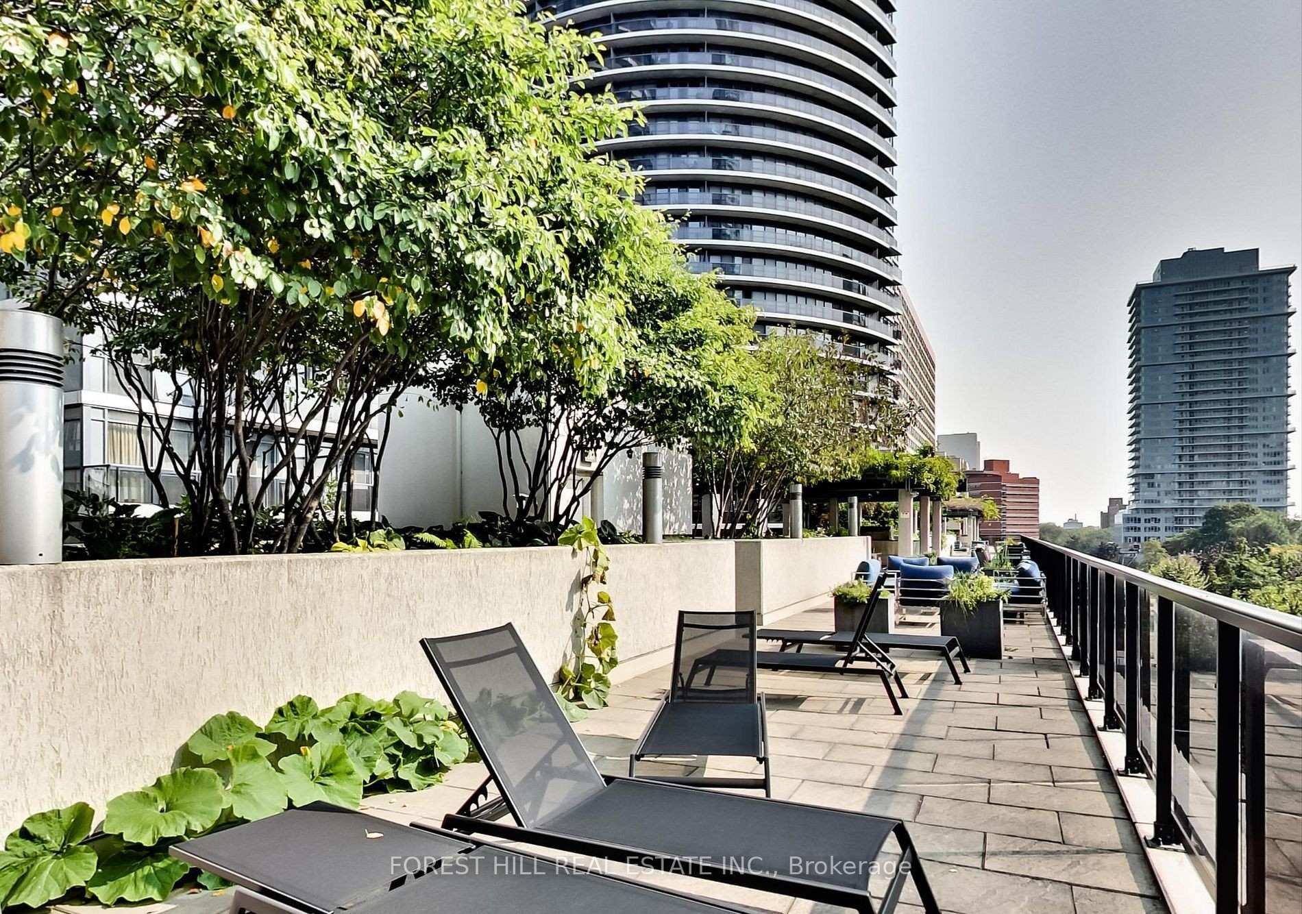 2 Bedrooms Condo at 8 Granby,  Toronto For sale