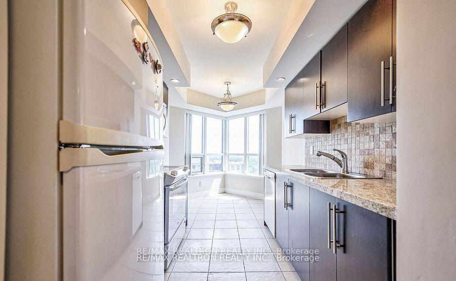 3 Bedrooms Condo at 500 Doris, Toronto For sale