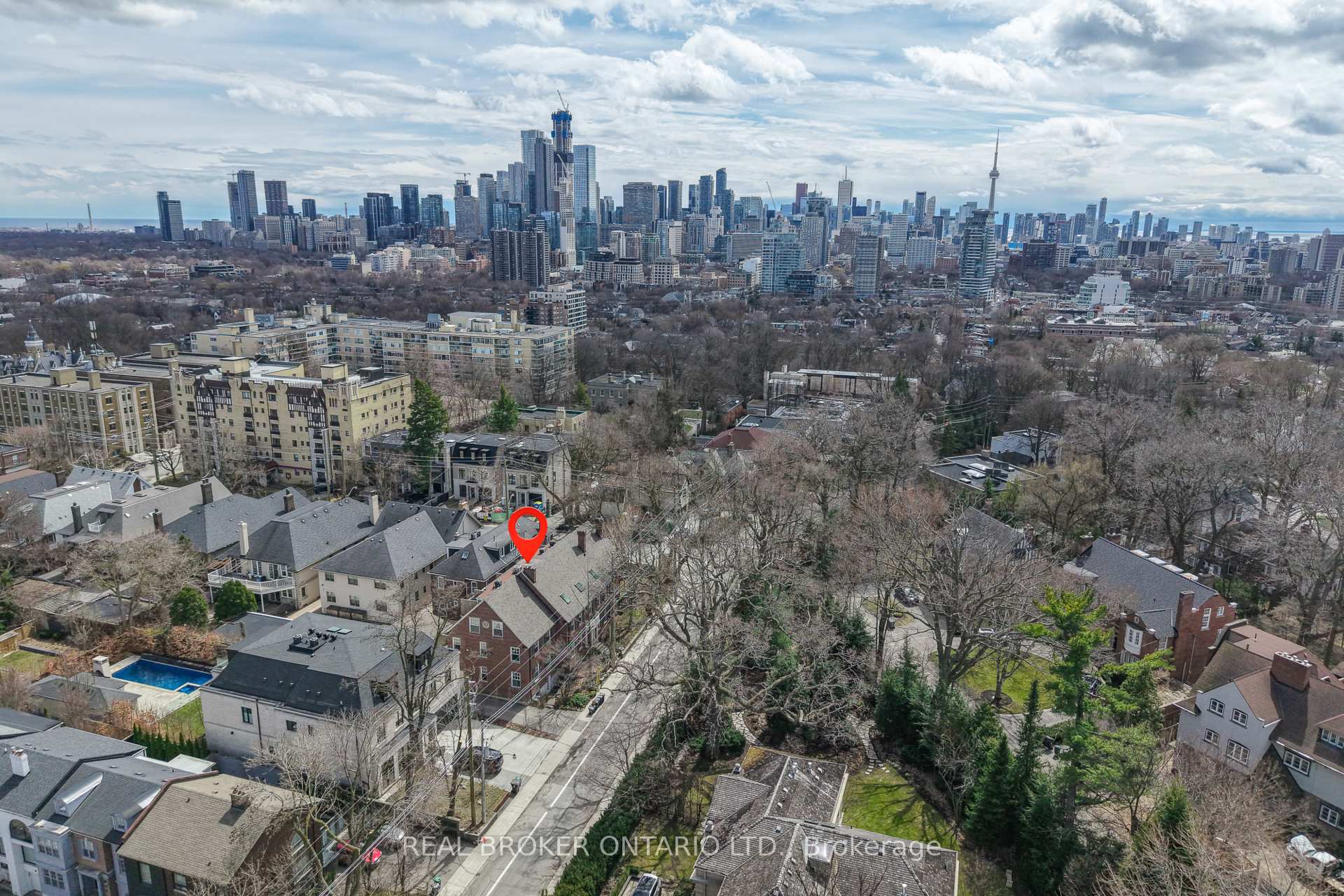 2 Bedrooms Condo at 195 Poplar Plains, Toronto For sale