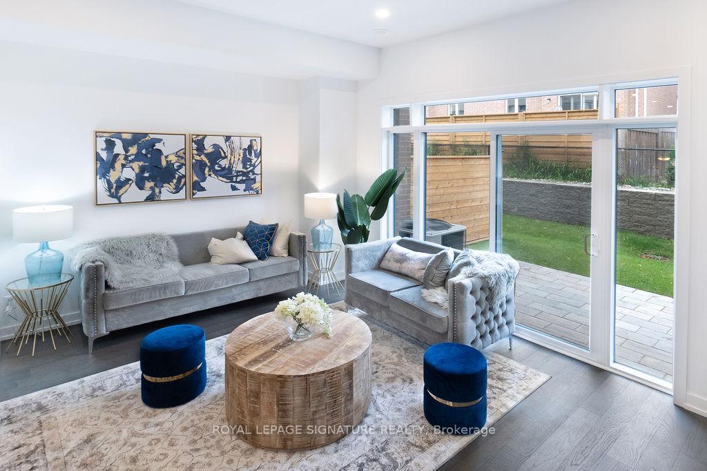 3 Bedrooms Condo at 3074 SIXTH, Oakville For sale