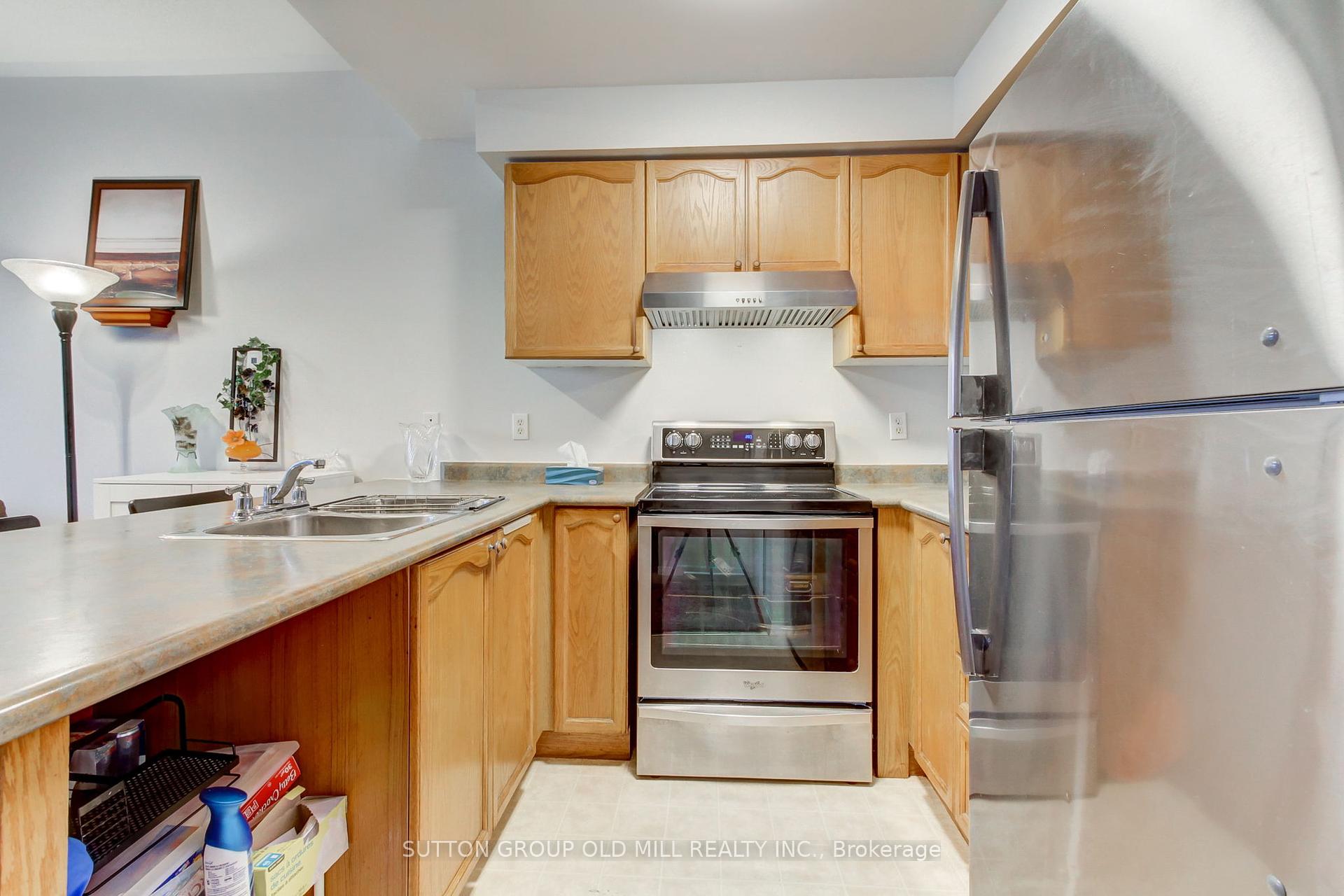 3 Bedrooms Condo at 760 Lawrence,  Toronto For sale